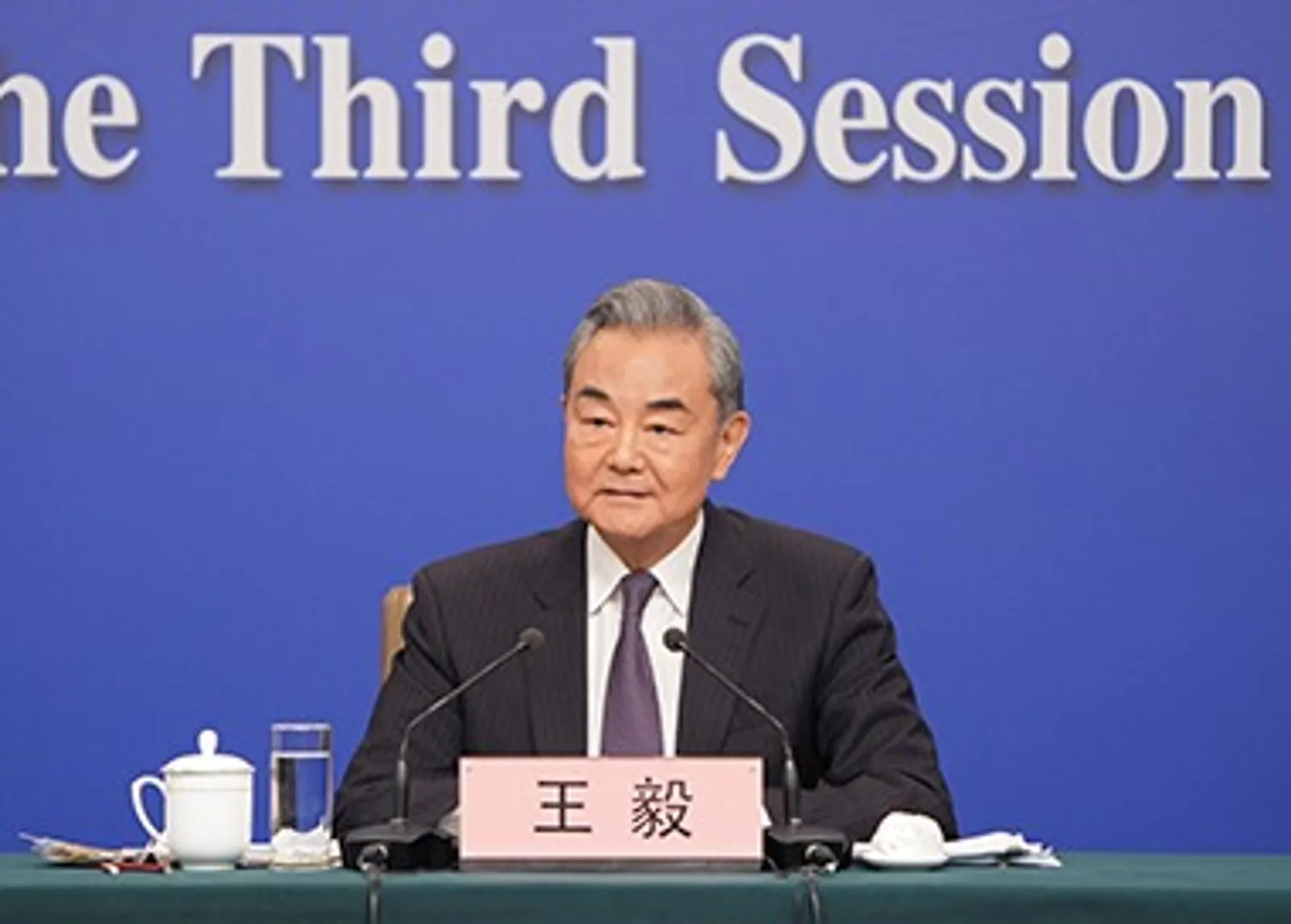 中外交部長王毅要求法國「別跟台灣往來」。(翻攝自中國外交部官網)