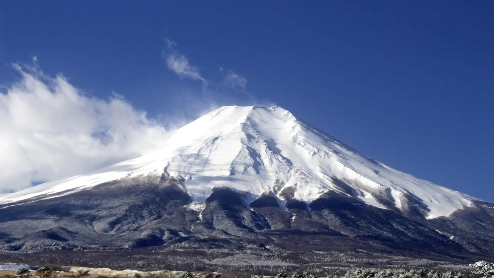 7歲男童因喊累不想再走,竟遭父親丟包在富士山六合目山屋附近的長椅上。(Pixabay/Image by huangyanqi7)