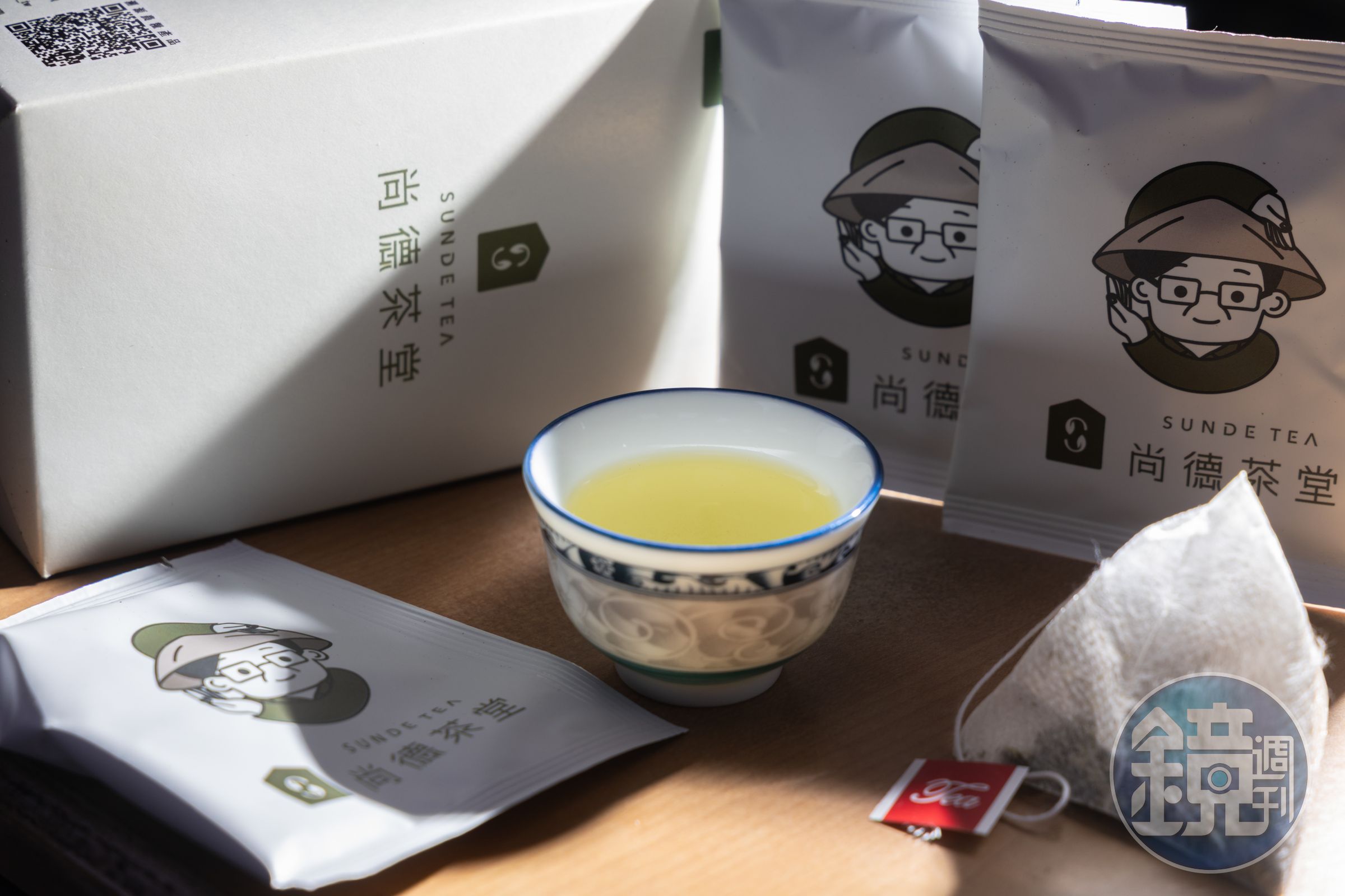 二代一同參與經營後,致力將品牌年輕化,將比賽茶製成「茶包」販售。(250元/盒)