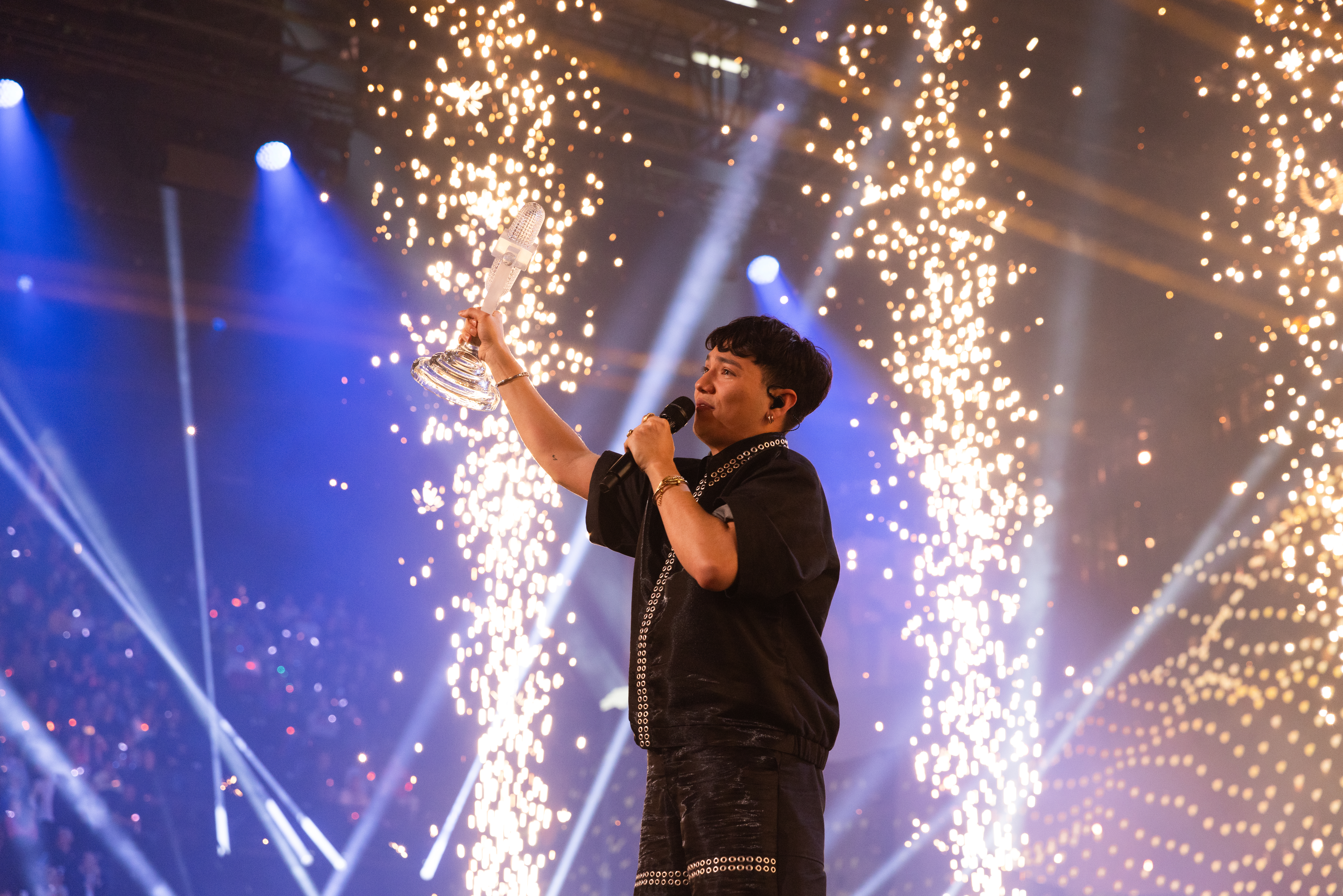 一發表完得獎感言，奧地利歌手JJ立刻再次獻唱〈Wasted Love〉。（EuroVision提供）