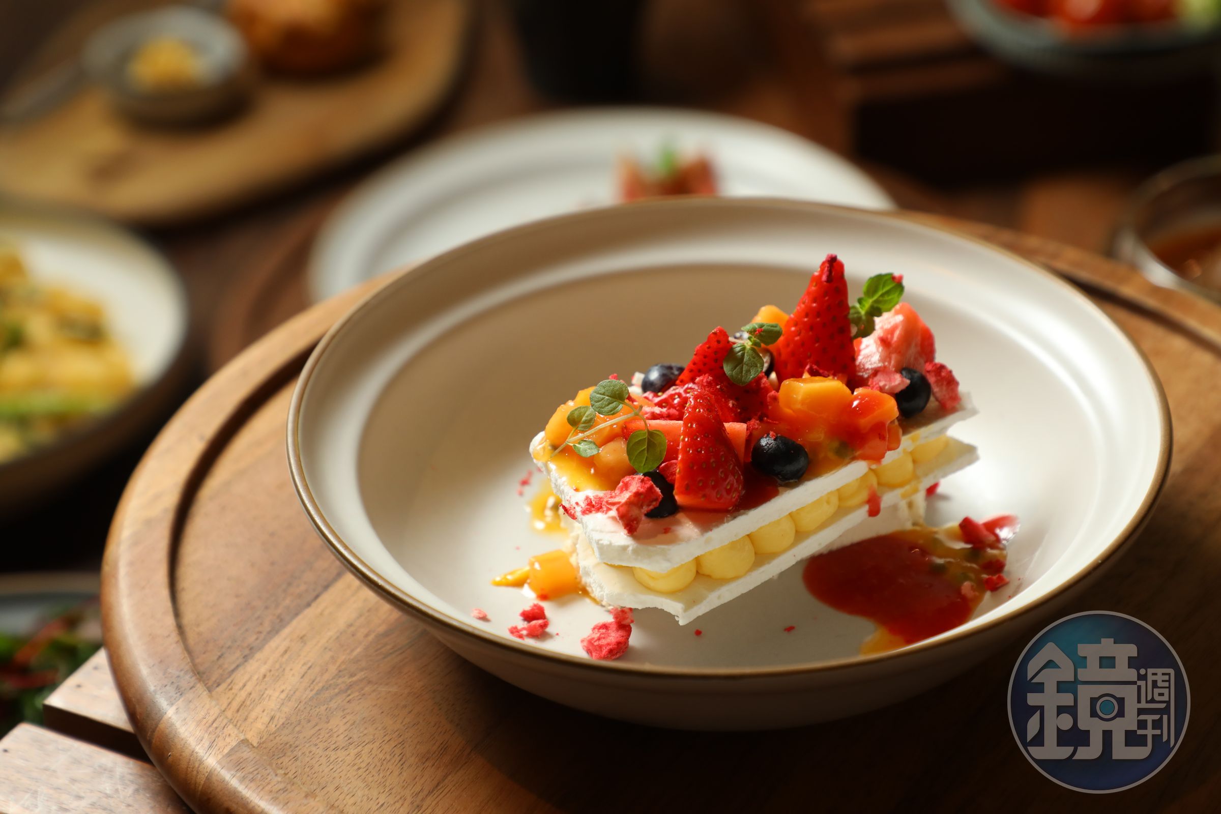 台北大直人氣早午餐店「CHALET V」與紐西蘭名廚Chef Michael Meredith聯名推出「愛漾 Pavlova」甜點，每天限量12份。（450元／份）