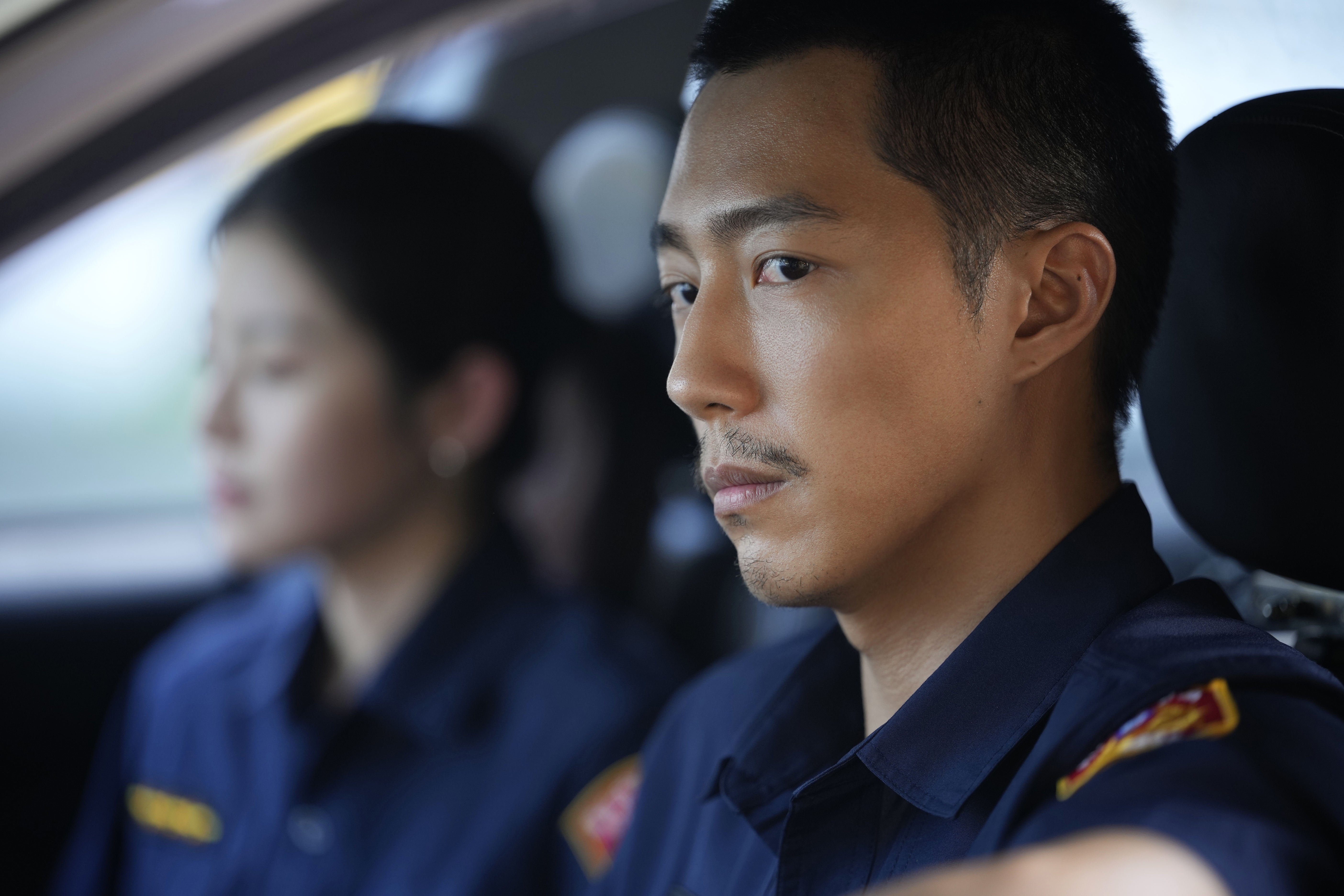《鎗聲》蔡凡熙遭降職，被逼成瘋狂流浪狗(公視台語台提供)。