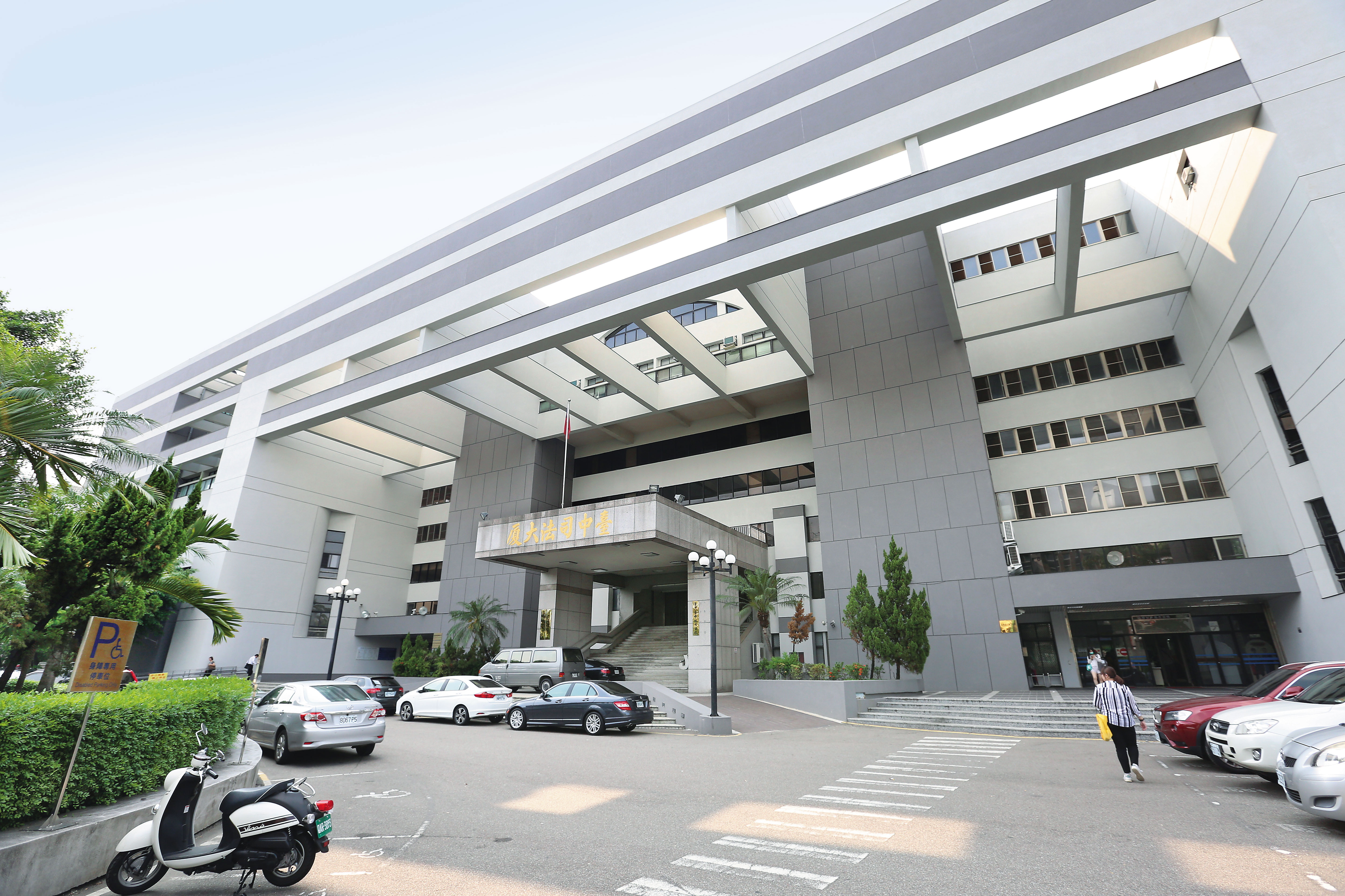 台中地院正審理「安斉弘美」偽文詐欺案。