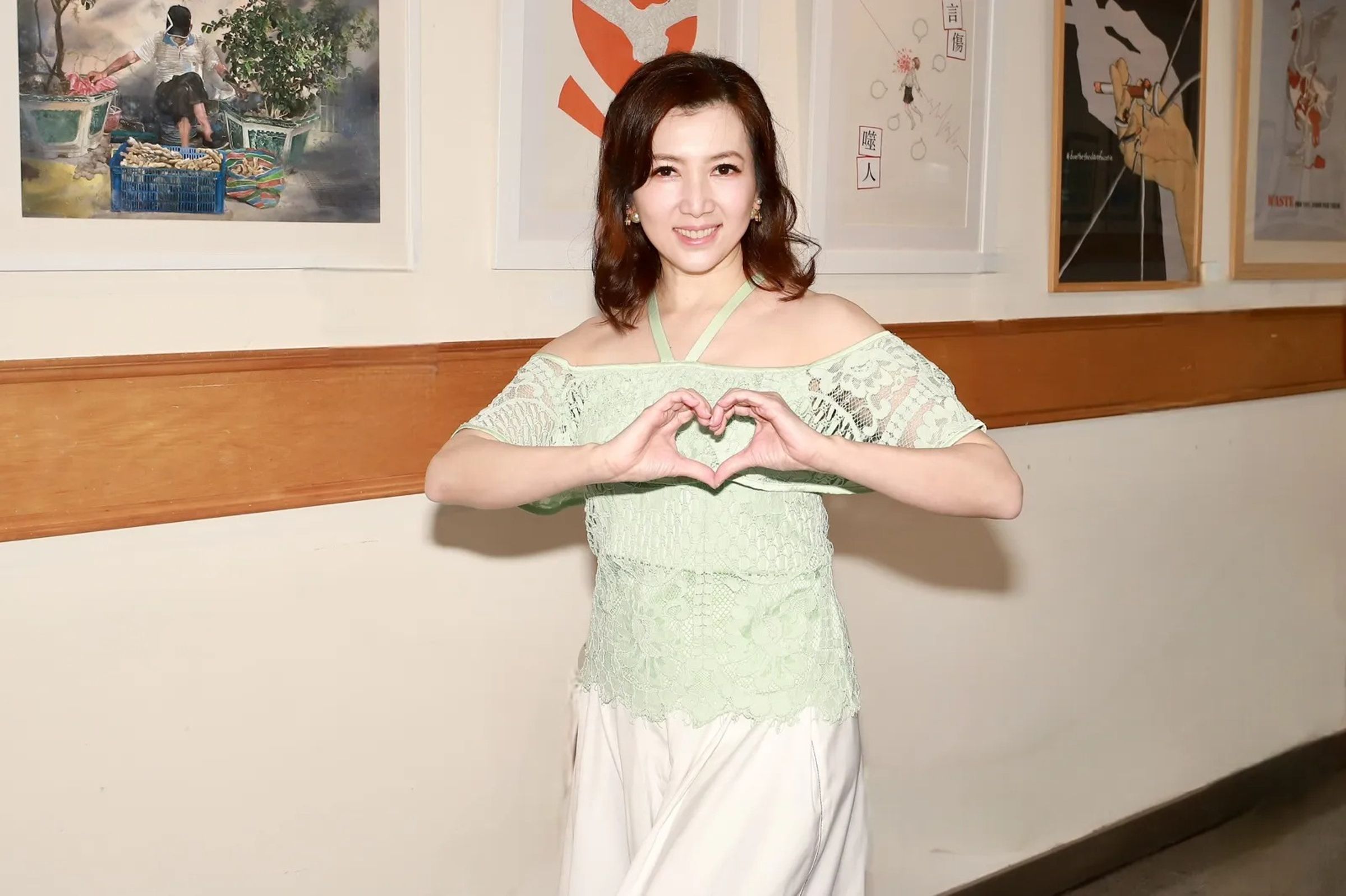 遠嫁香港隨夫婿定居當地的廖家儀，2022年舉家搬回台灣，理由是為了孩子的教育，不過她也藉此重返演藝圈。（民視提供）