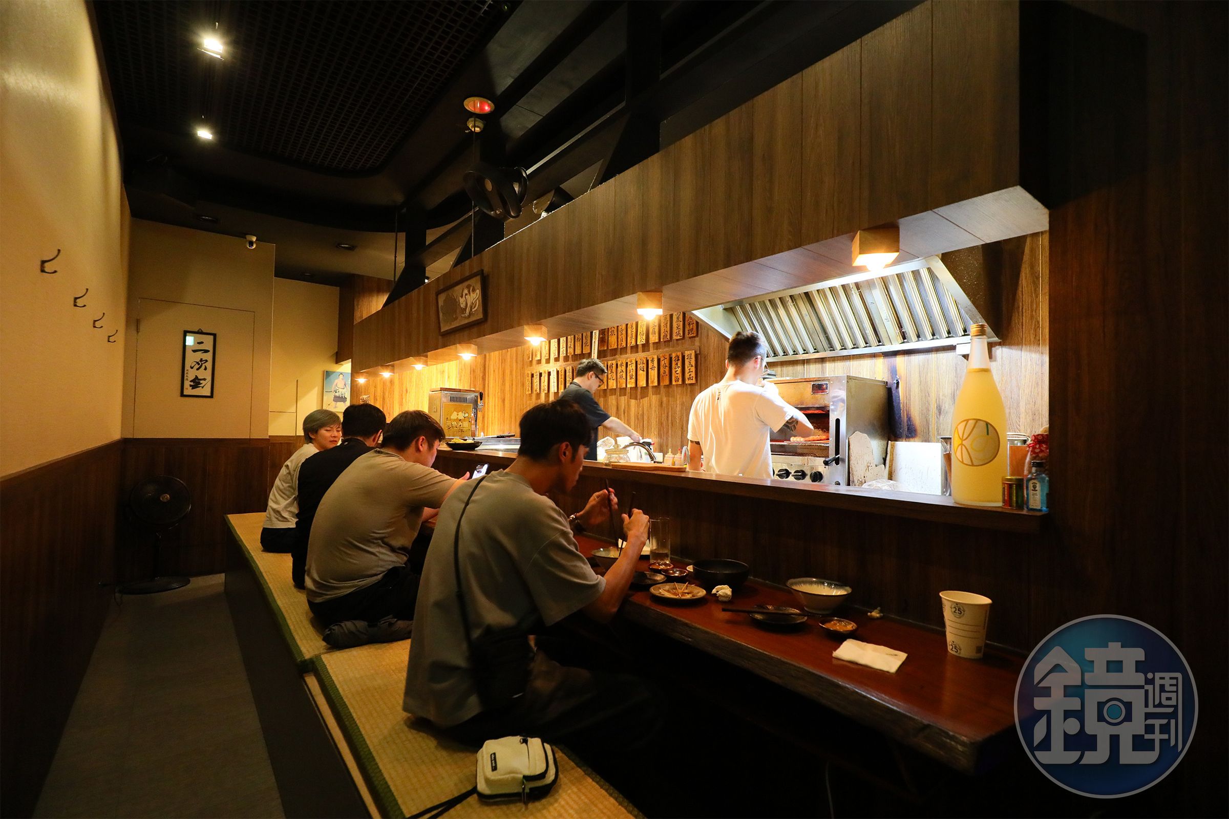 二次会的用餐空間為板前設計,約能容納8到10人。