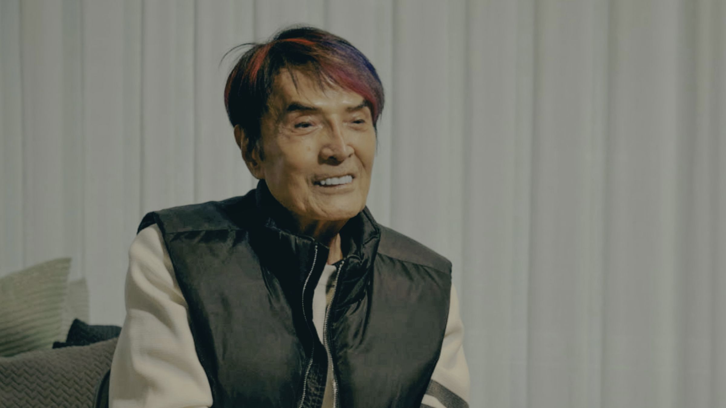 「鑽石歌王」林沖在紀錄片中回憶分享表演生涯點滴。（高流提供）