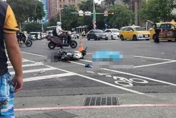 無辜的蔡姓18歲護校女學生不幸遭輾死,家屬請求的撫養金竟被全數駁回,在庭上悲嘆「女兒白死了嗎?」法官竟冷回「對啊」。(翻攝畫面)