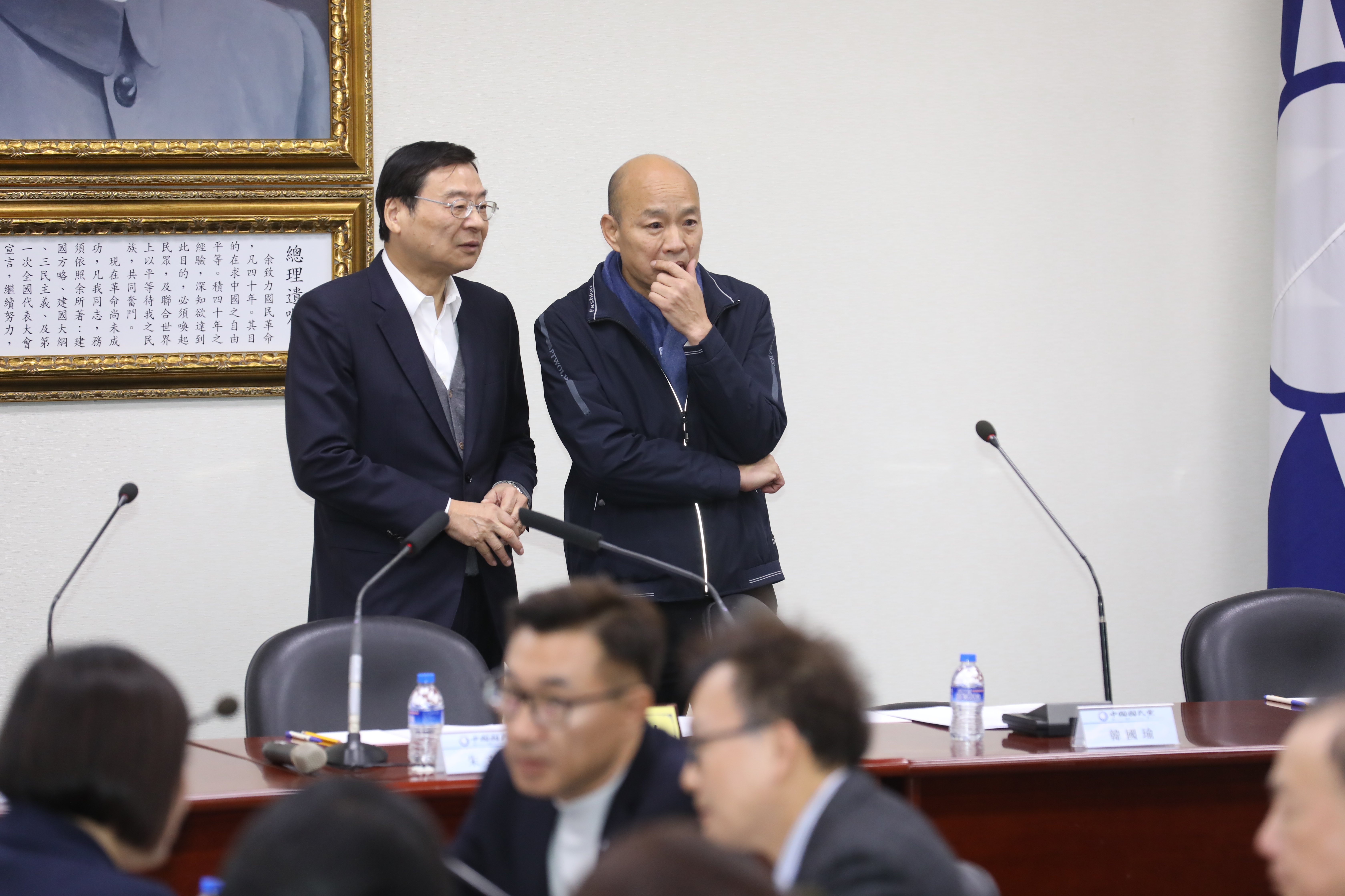 韓國瑜（右）成為國民黨推派之下屆立院龍頭接班人，今在臉書發聲支持國會改革。