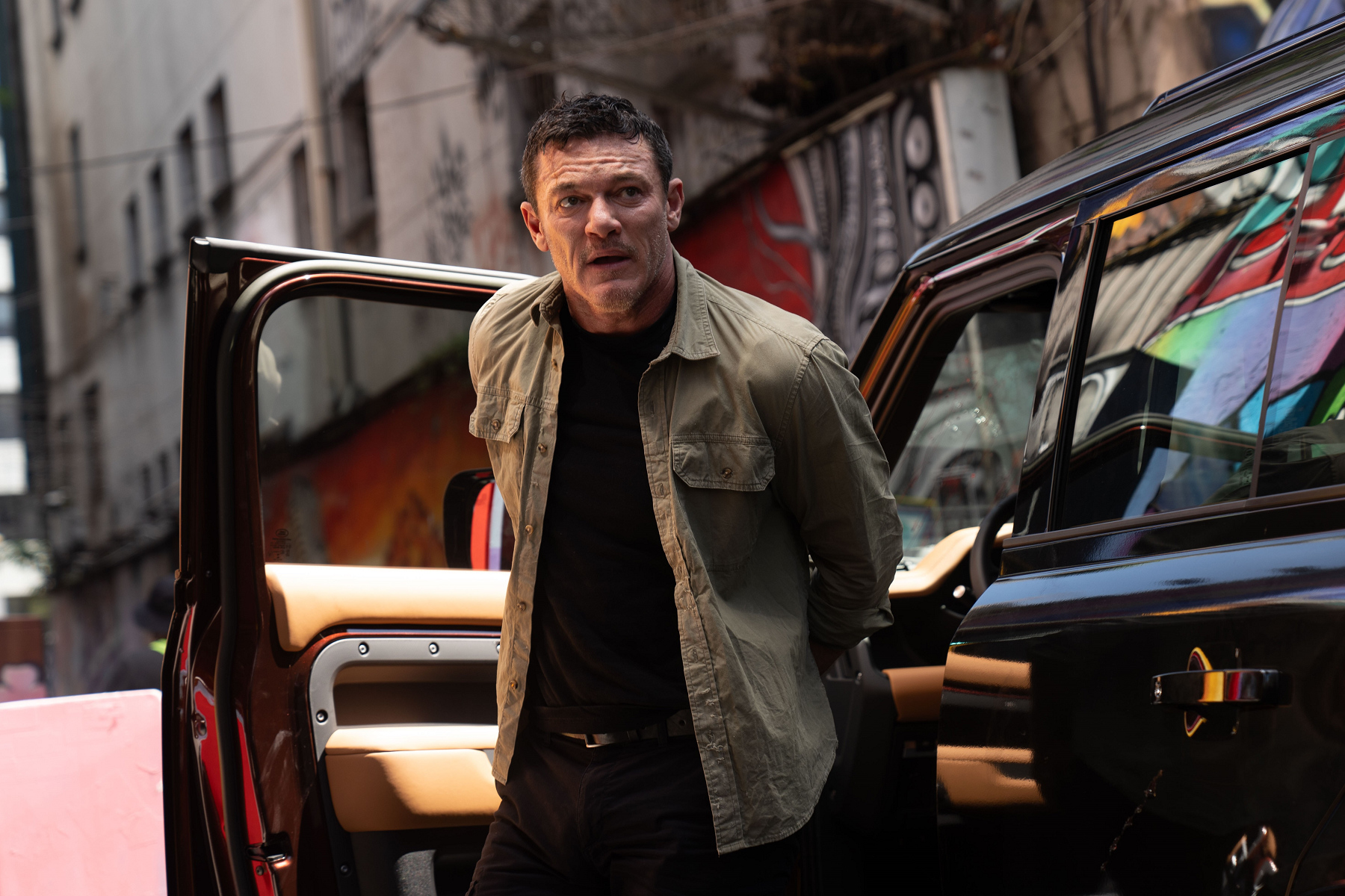 《台北追緝令》找來路克伊凡斯，與觀眾踏上一次飛車穿梭台北之旅。（采昌國際提供）