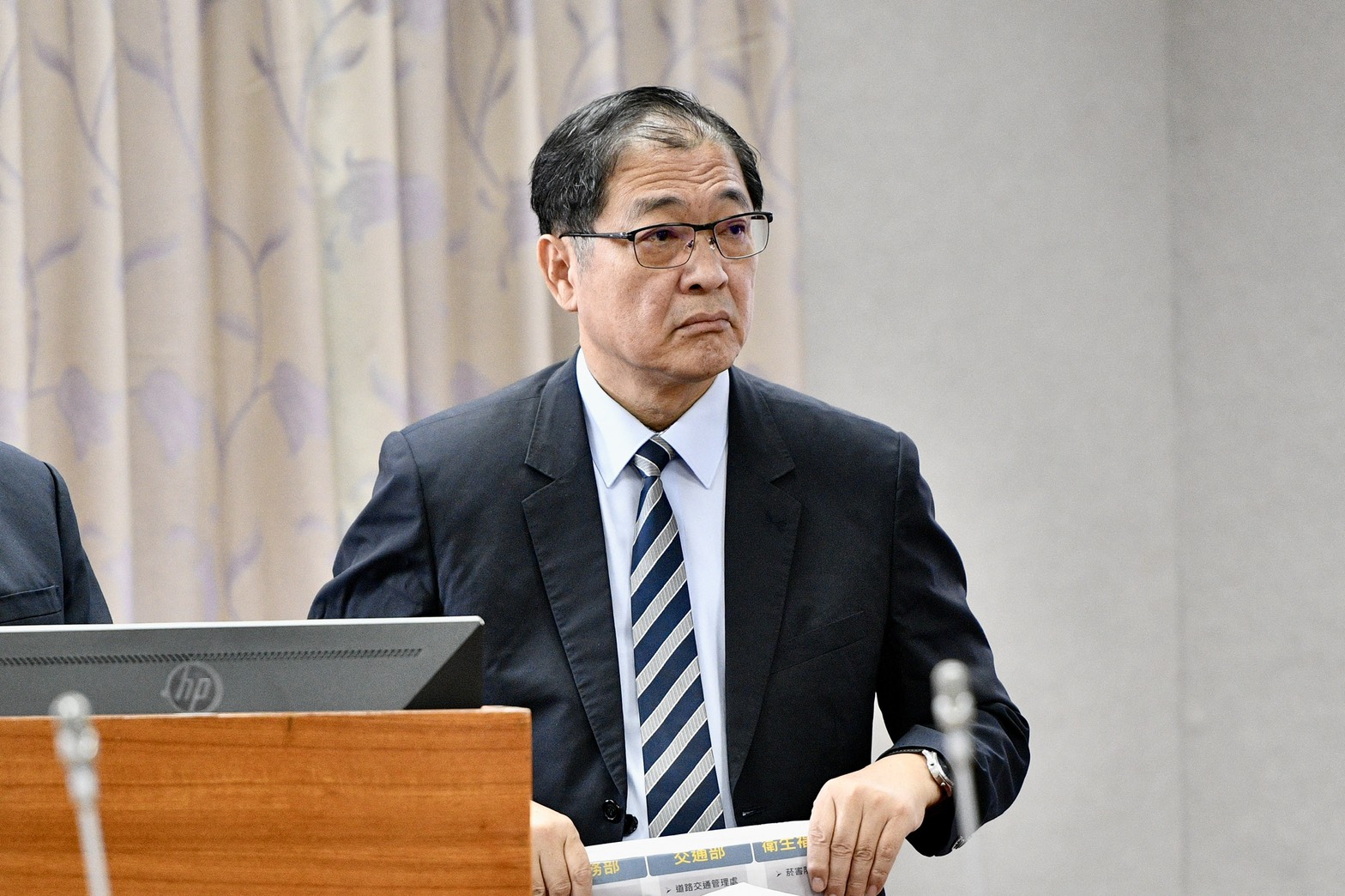 全台監所人犯爆滿超收,法務部長鄭銘謙要求全國檢察長,針對短期自由刑案件,應積極運用易科罰金、社會勞動等「易刑處分」替代,降低入監人數。(鏡報李智為)