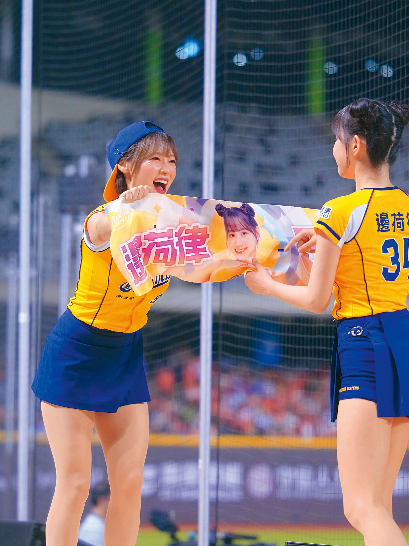 韓籍的朴善珠（左）、邊荷律（右）同屬中信兄弟啦啦隊。（翻攝自jjubi_jjubi_ IG）