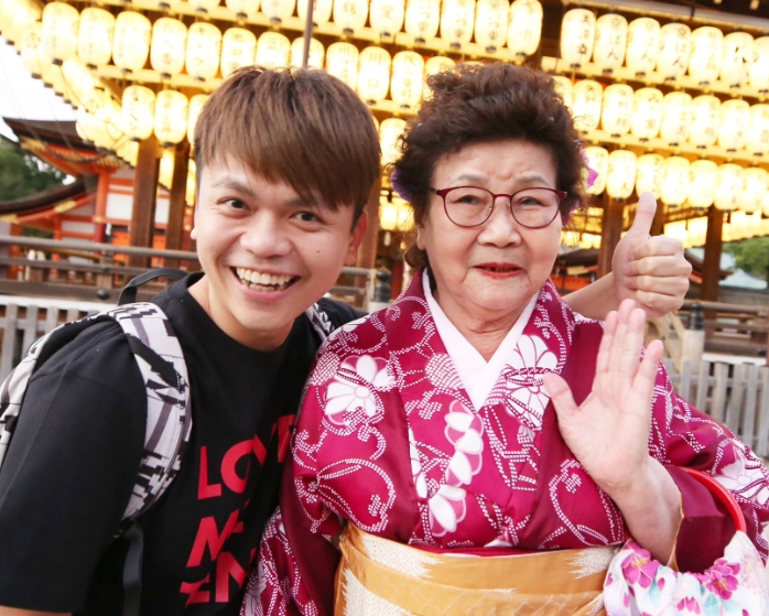 蔡阿嘎高齡90歲的阿嬤「嘎嬤」辭世。（翻攝自蔡阿嘎臉書）