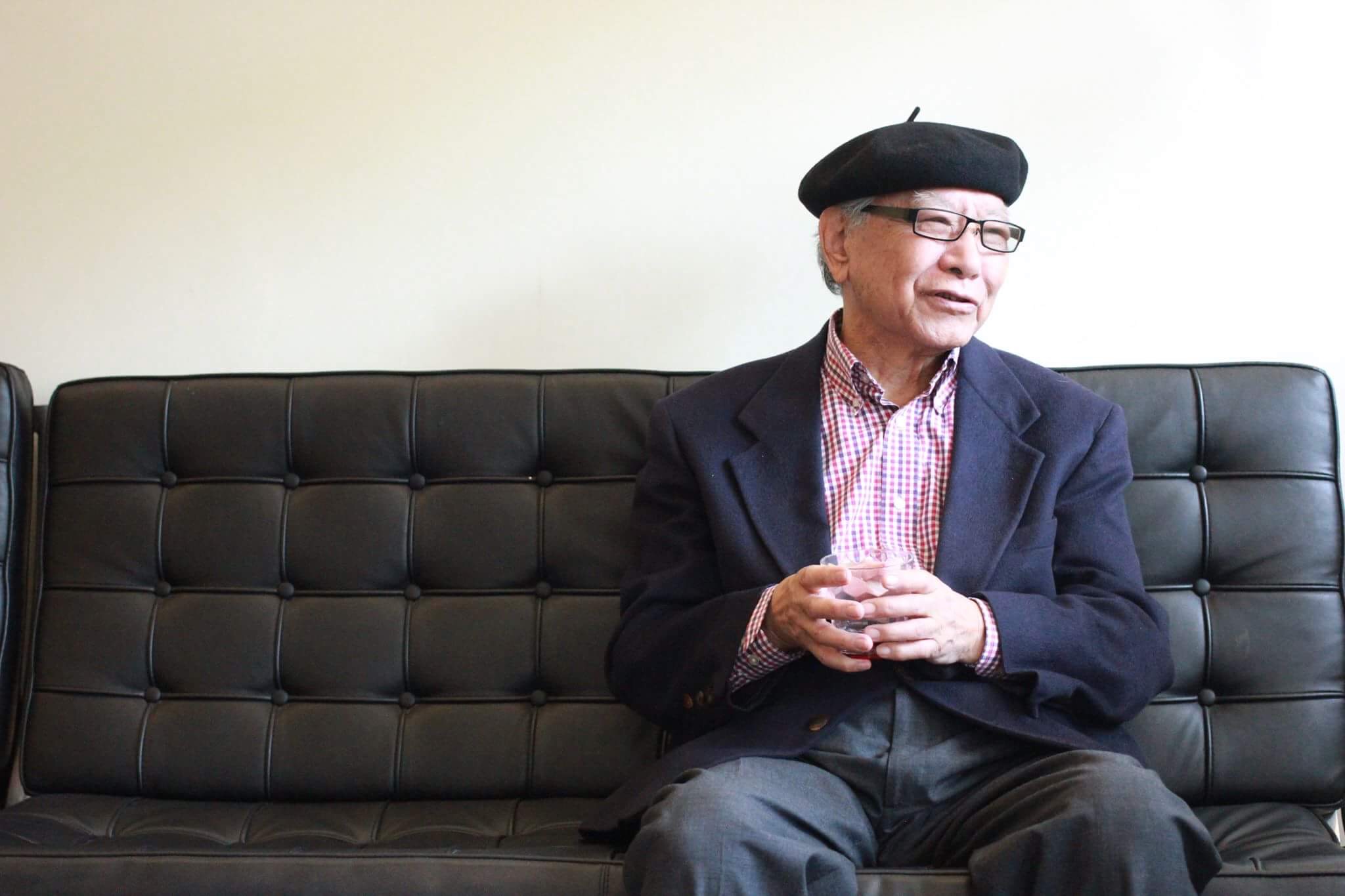 許多人在高中課本上讀過的詩〈錯誤〉，正是出自詩人鄭愁予。（翻攝鄭愁予臉書）