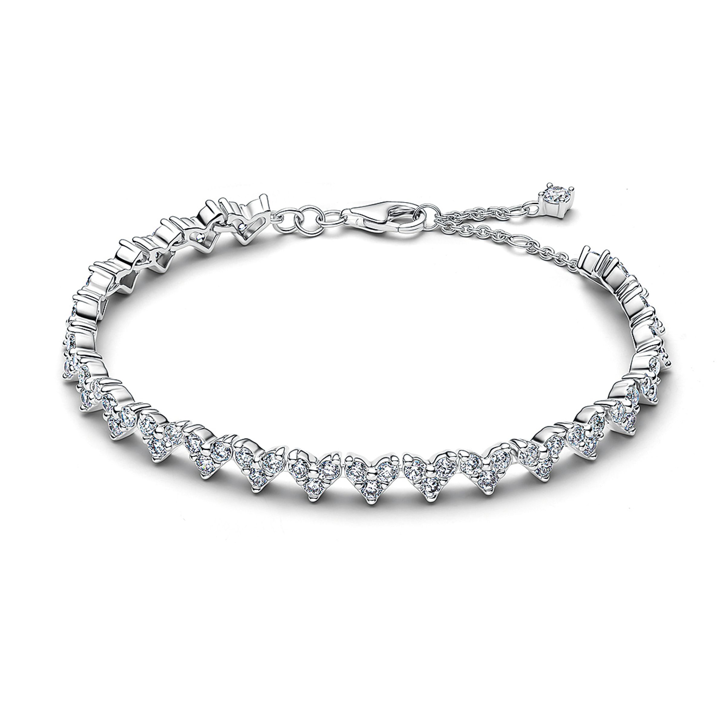 三角心形手鍊 NT$5,580（PANDORA提供）