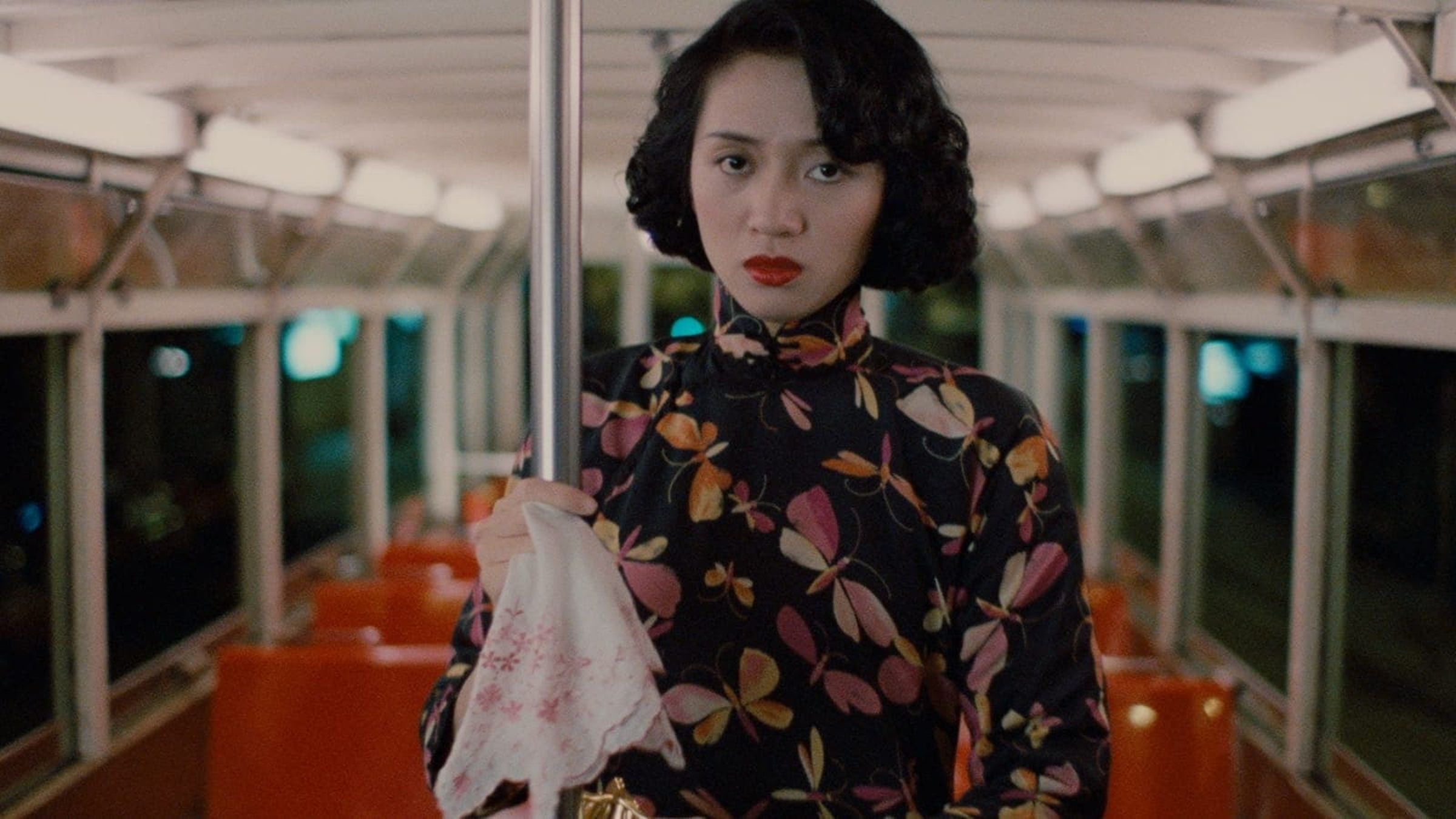 香港一代女星梅艷芳2003年因子宮頸癌病逝，享年40歲，骨灰原安放於香港大嶼山寶蓮禪寺海會塔。（網路圖片）