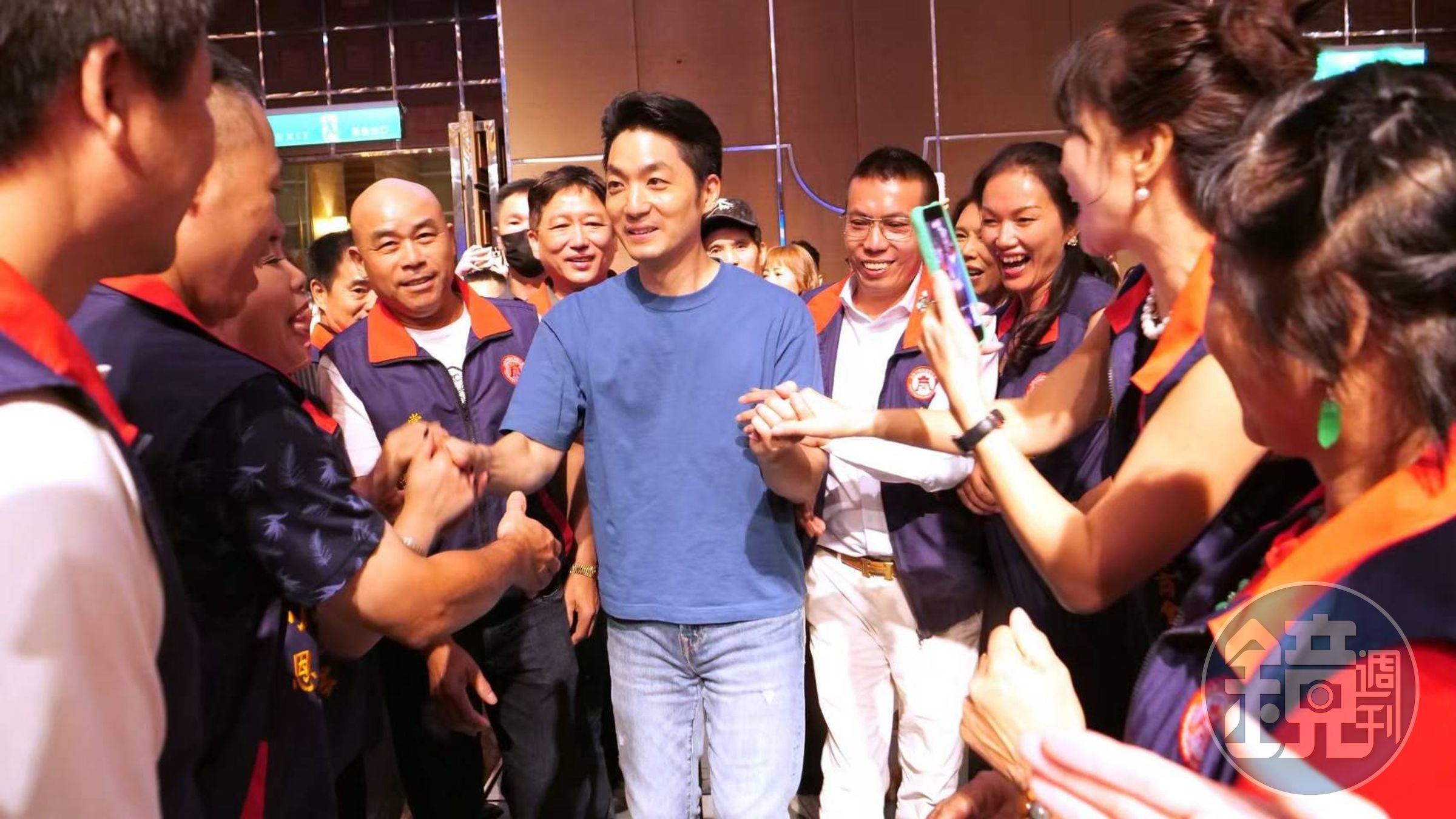 台北市長蔣萬安到場力挺，向與會會員致意。