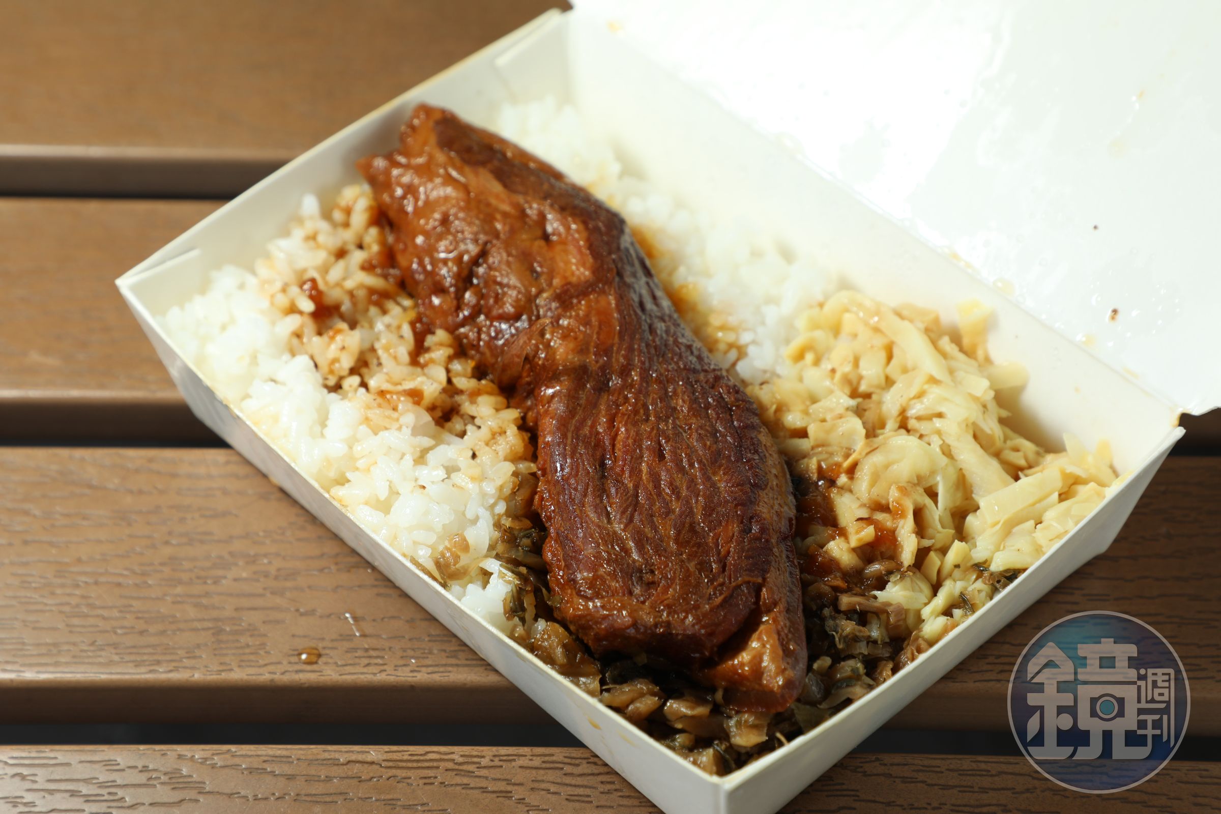 「爌肉飯」有肥、中、瘦可以選，吃得到一絲一絲的纖維口感，入味鹹香。（140元／份）
