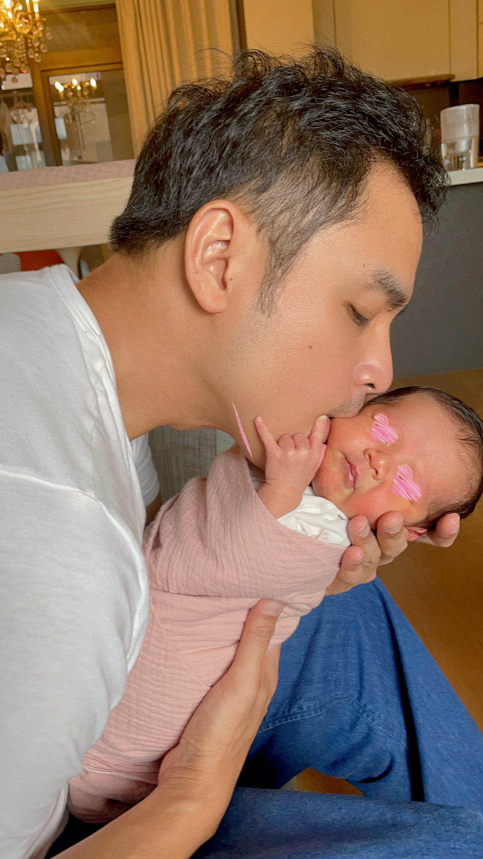 明道將妻小接到上海一起生活。（恆星娛樂提供）