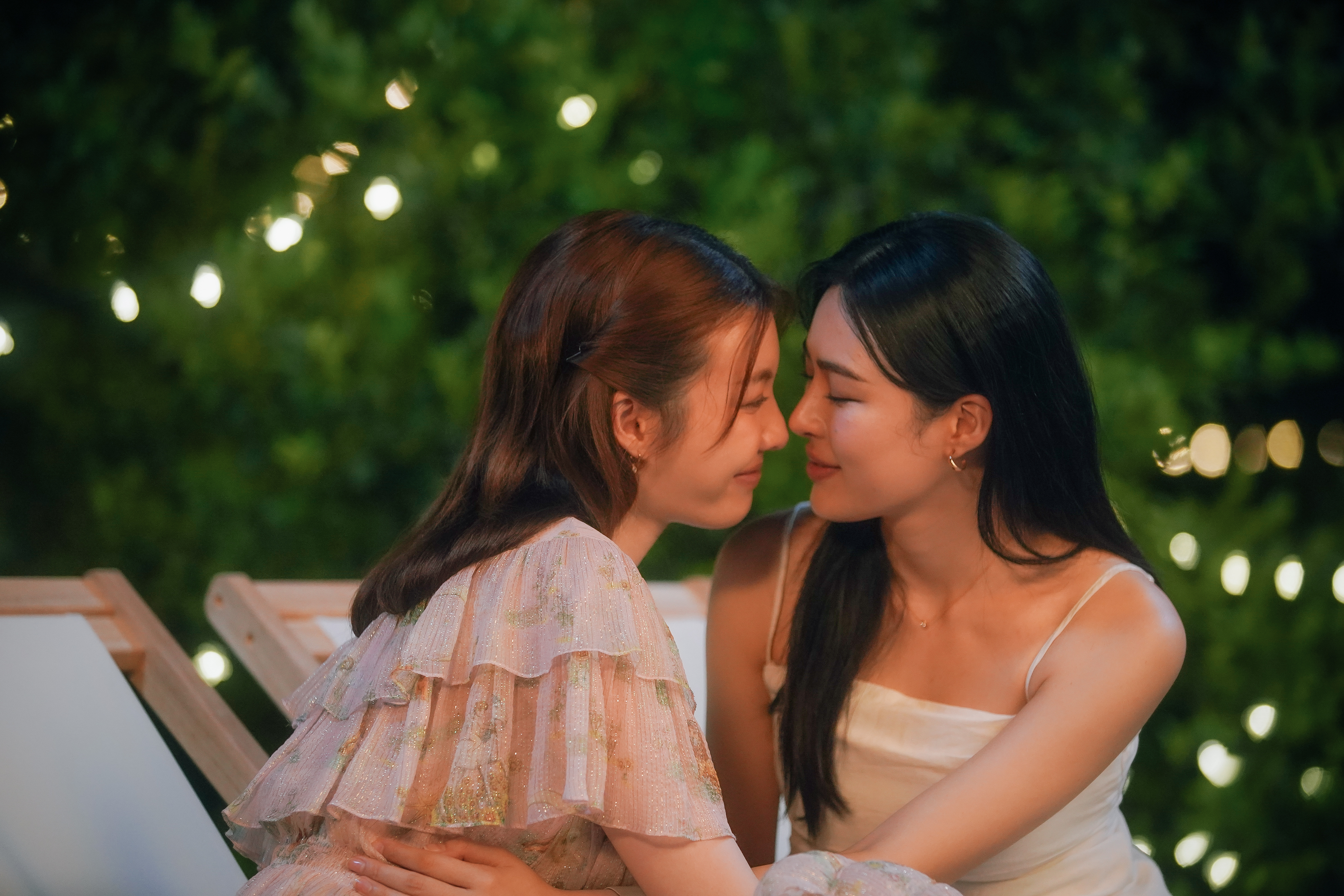 以《我們的秘密》走紅全球的泰百組合LingOrm,三搭新戲《繪夢婚禮》探討婚後議題,也將在今年下半年再度來台與粉絲見面。(翻攝自LingOrm CH3 Official_X)