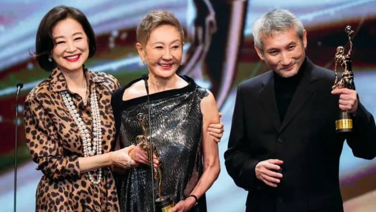 現年74歲的施南生與名導徐克曾是生活與事業上的最佳拍檔，去年曾共同獲得香港電影金像獎的終身成就獎，由摯友林青霞頒發。 （翻攝香港電影金像獎臉書）