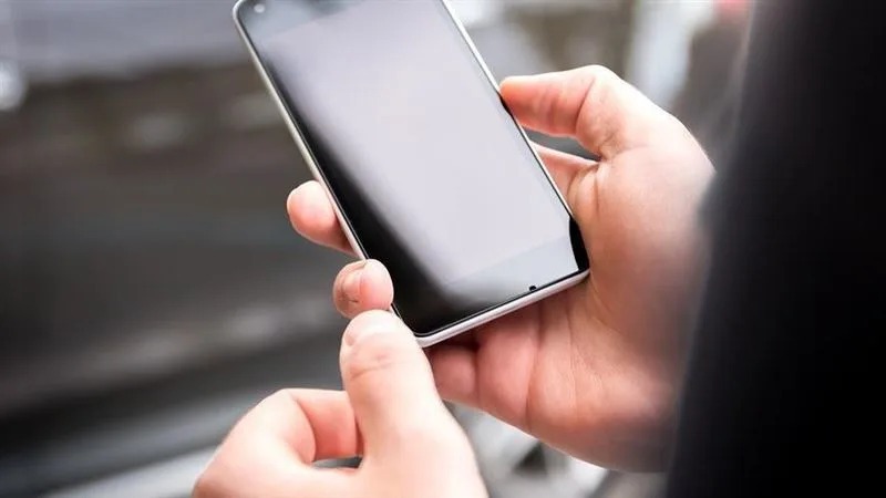 一名網友透露老師上課教如何查判決書，卻沒想到自己一查，竟查到媽媽曾偷吃，示意圖。（翻攝自Pixabay）