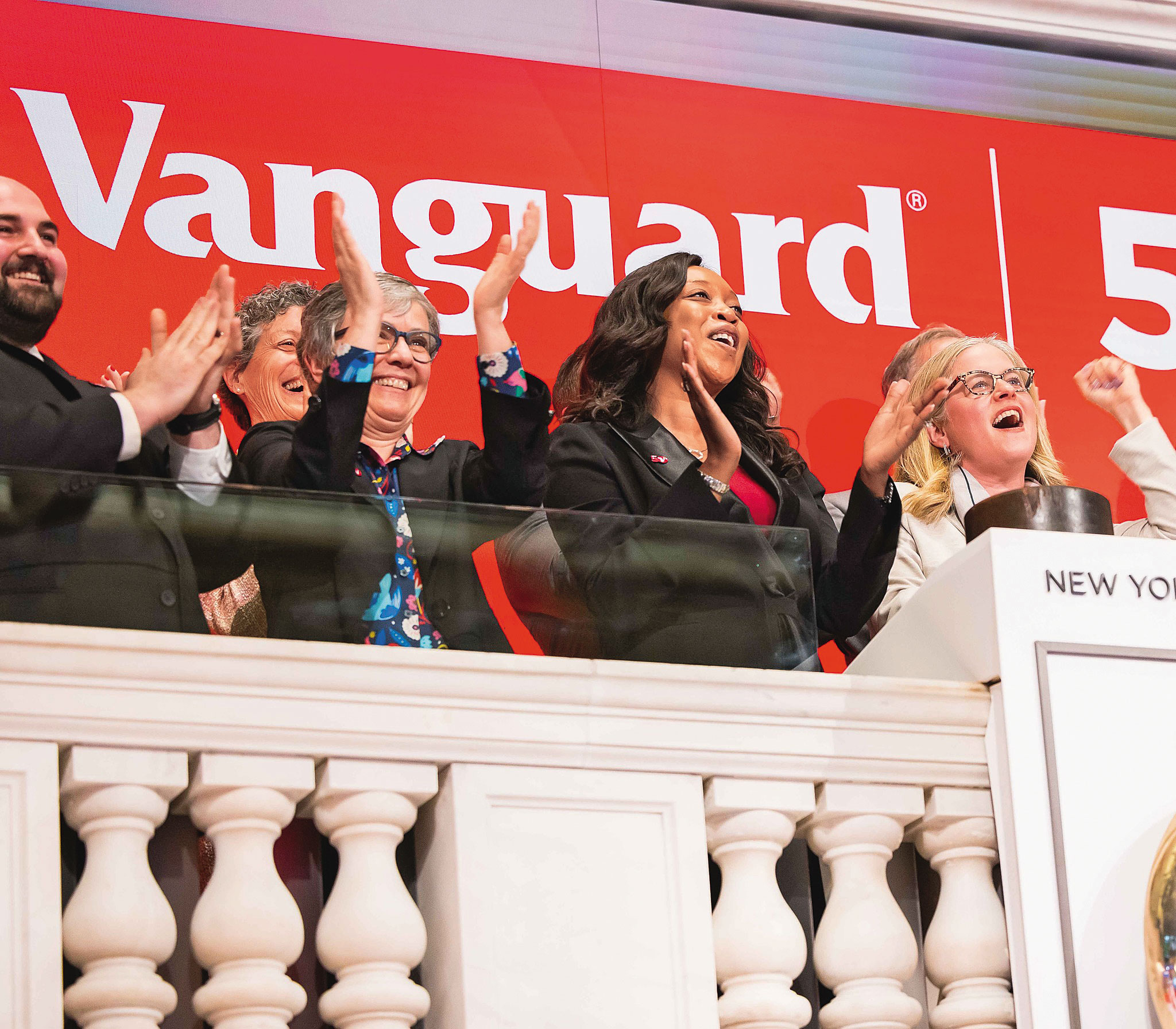 簡單買指數型基金，就可盡情享受市場報酬率。（翻攝NYSE臉書）