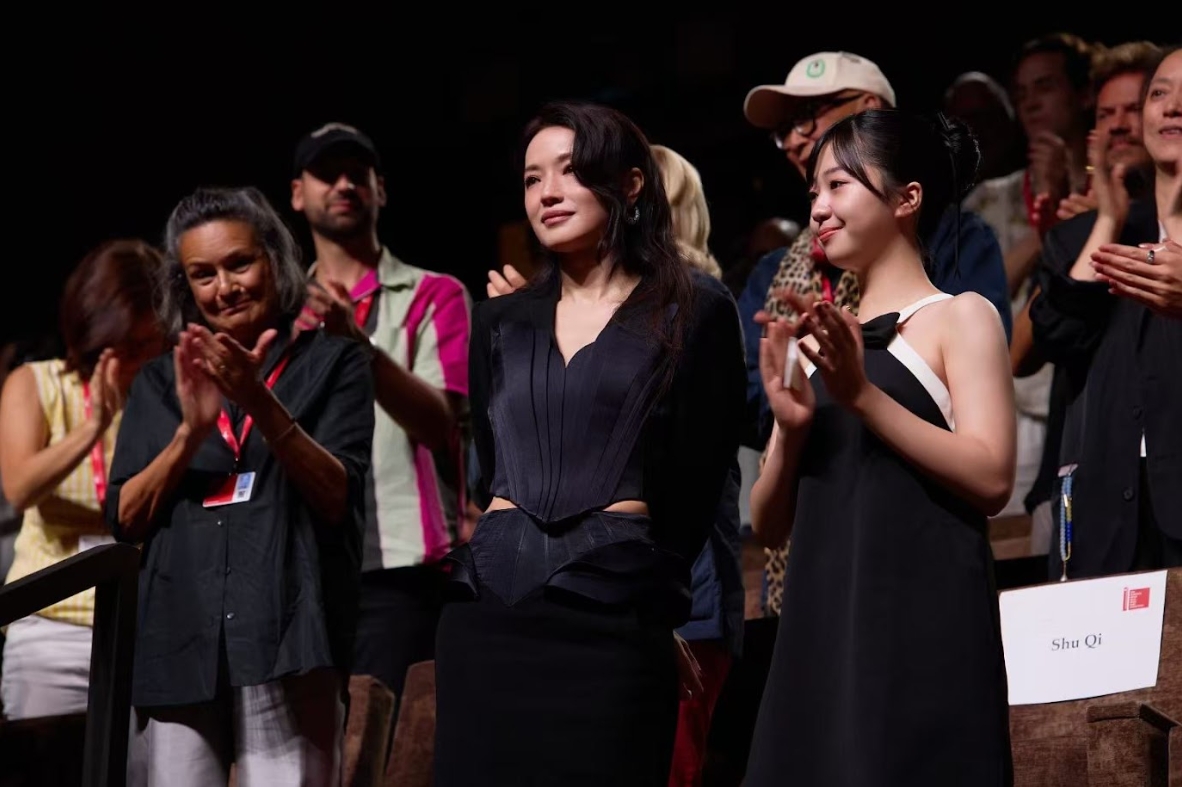 舒淇首度以導演身分攜作品來威尼斯影展，《女孩》首映後她激動落淚。（甲上提供）