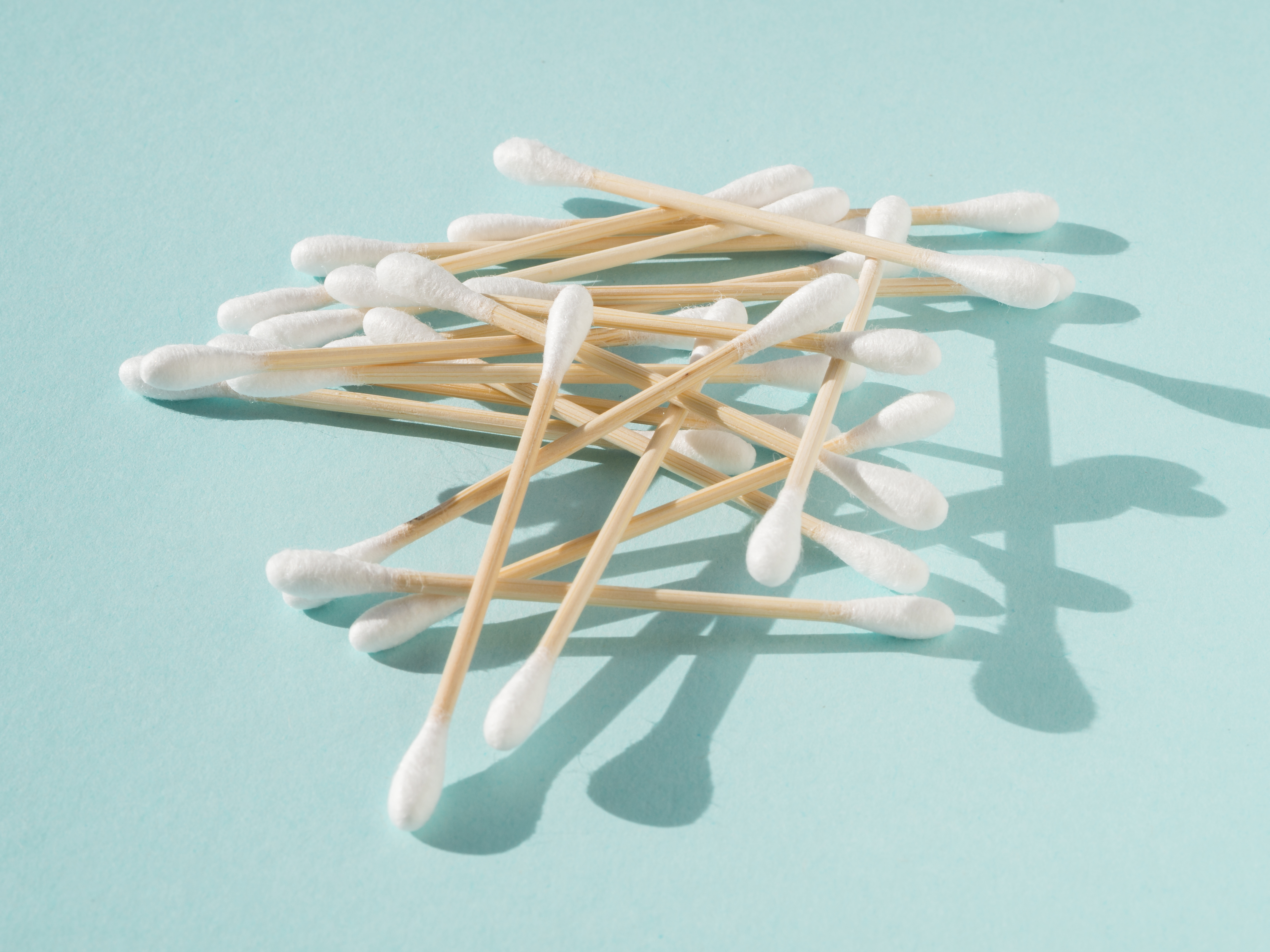 淘寶買棉花棒要當心，有女子表示她2年後遭警方上門逮人。（示意圖；freepik）