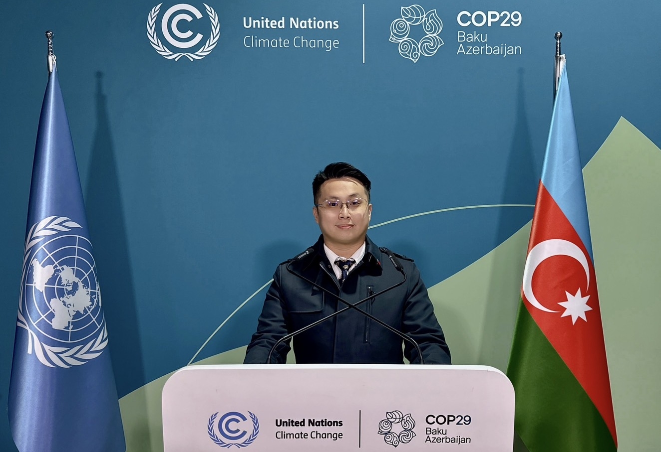 藍斯特企業股份有限公司葉家瑋董事長帶著XMOTO品牌前進聯合國。（藍斯特提供）