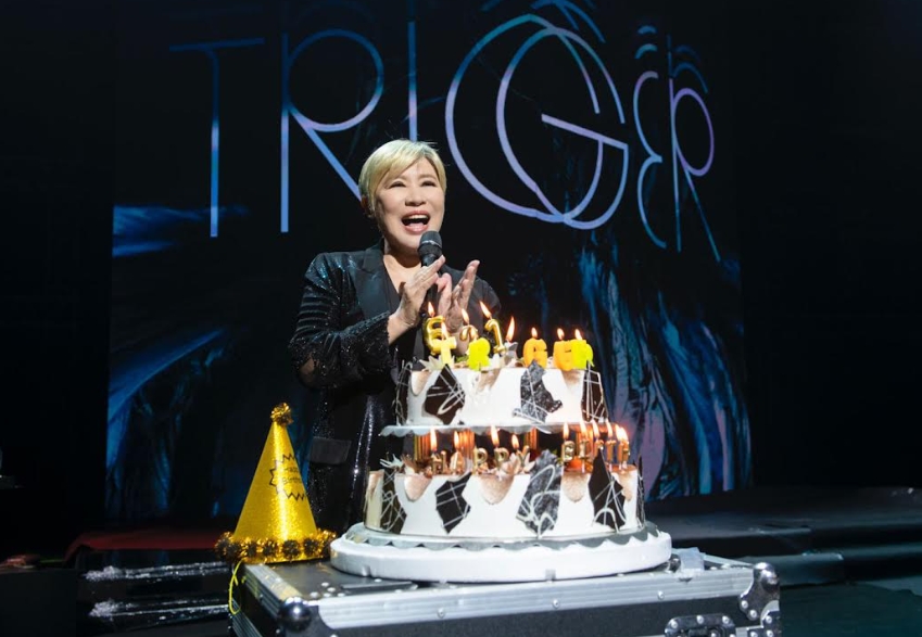 主辦單位偷偷安排驚喜慶生橋段，讓黃小琥相當開心。（大大娛樂提供）