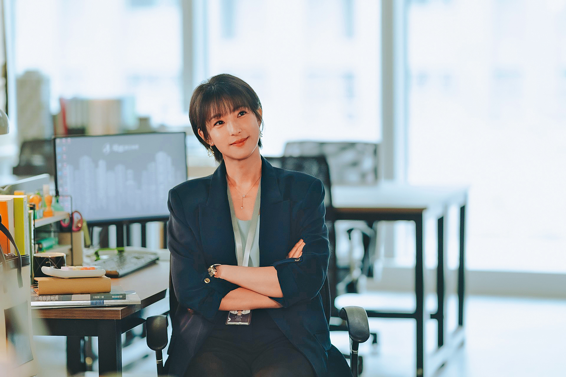 賴雅妍近期的戲劇作品為《祕書俱樂部》，女強人形象為她再帶來一波年輕粉。（TVBS提供）