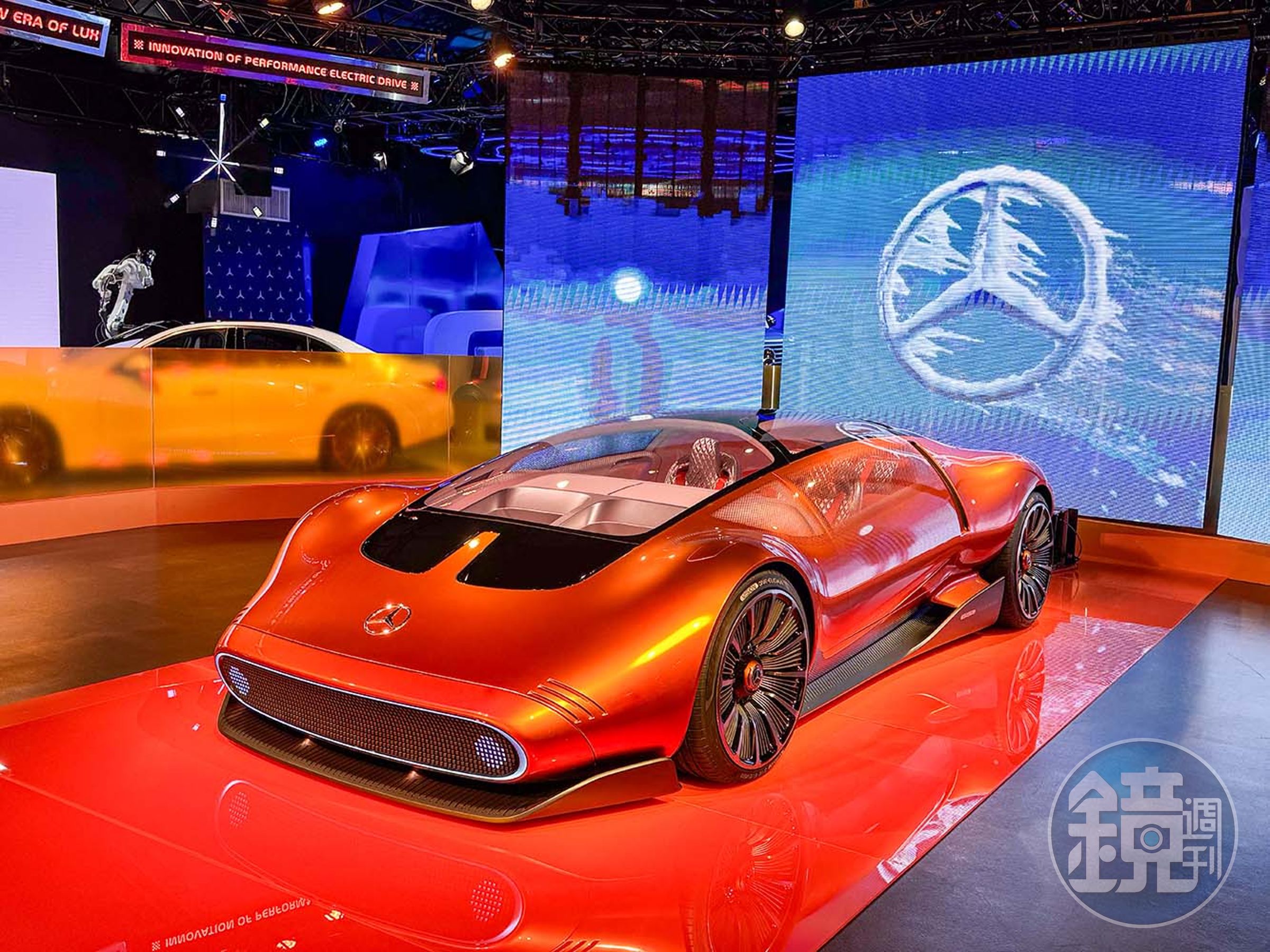 跑概念車 Vision One-Eleven外觀採用大膽的古銅橘色塗裝。