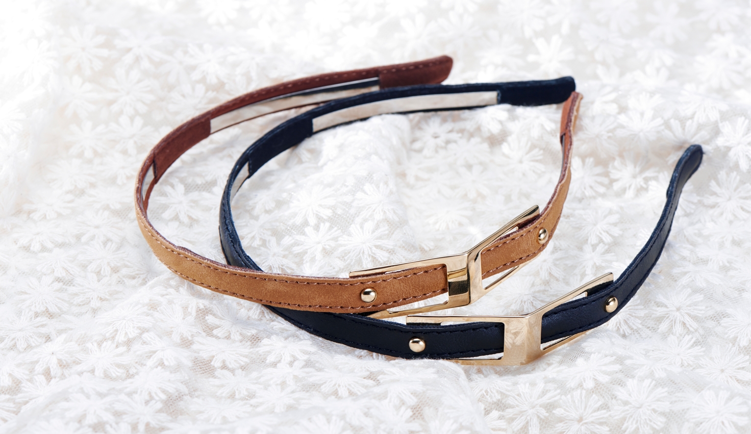 不少網友近日才發現,「髮箍」的「箍」正確讀音為「ㄍㄨ」,引發社群平台熱烈討論。(示意圖/東方IC)