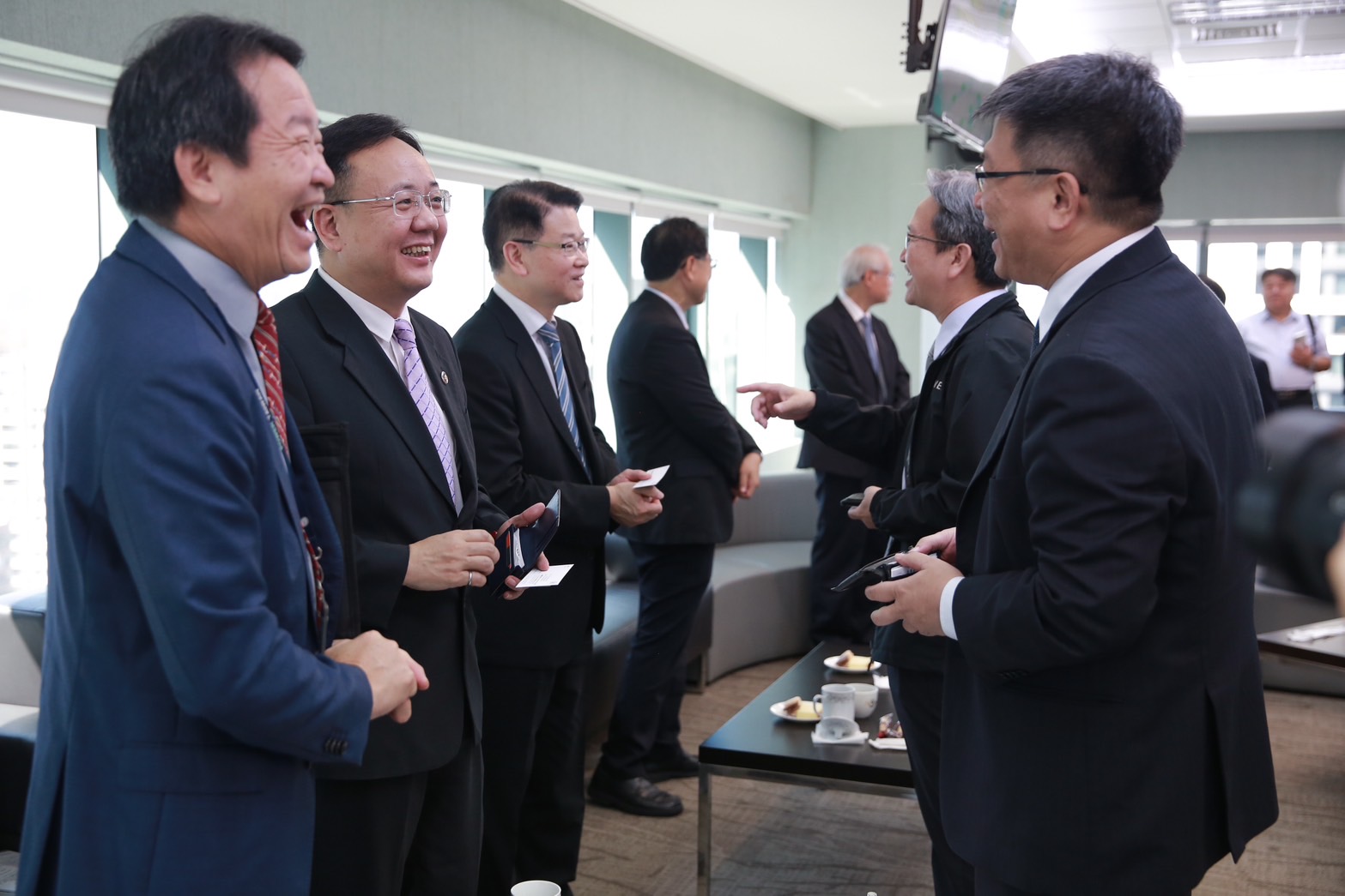 本次研討會由法務部長鄭銘謙、經濟部長郭智輝致詞揭開序幕。（廉政署提供）