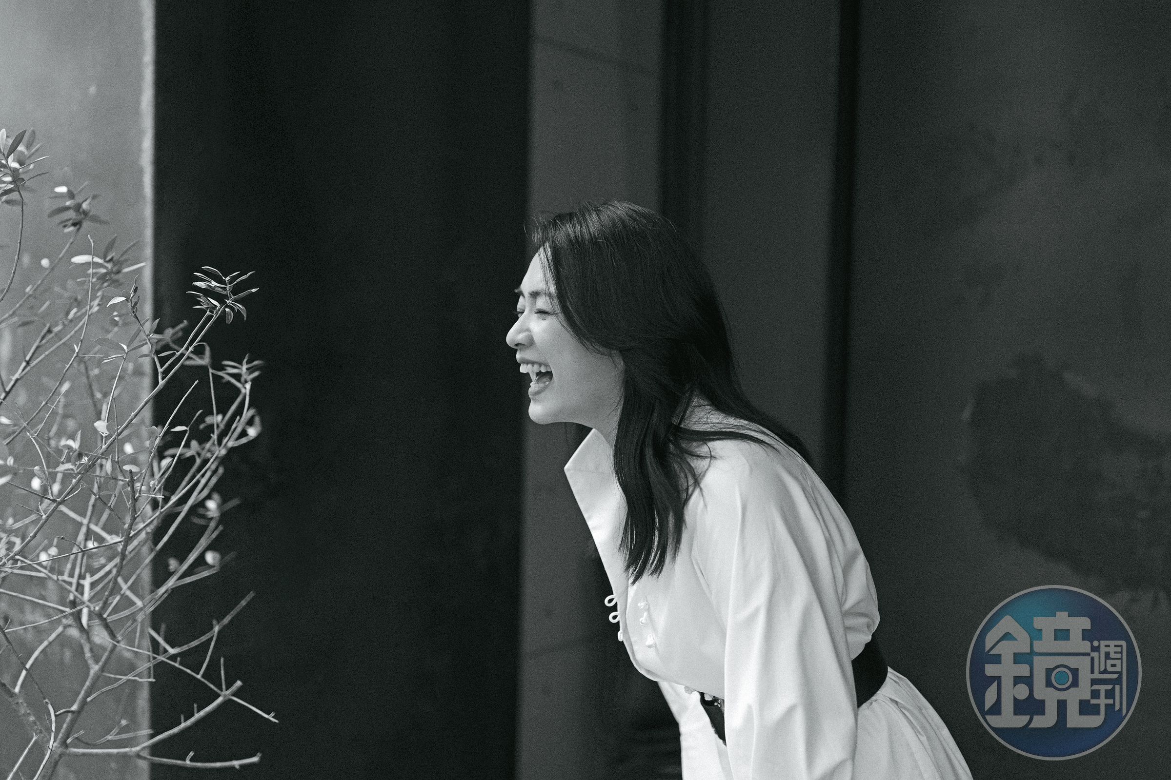 「如果今天我有生小孩， 可能也會覺得這個世界太美好、 有很多東西想要分享。」 髙伊玲從演戲當中， 讓生命的缺憾成為動力。
