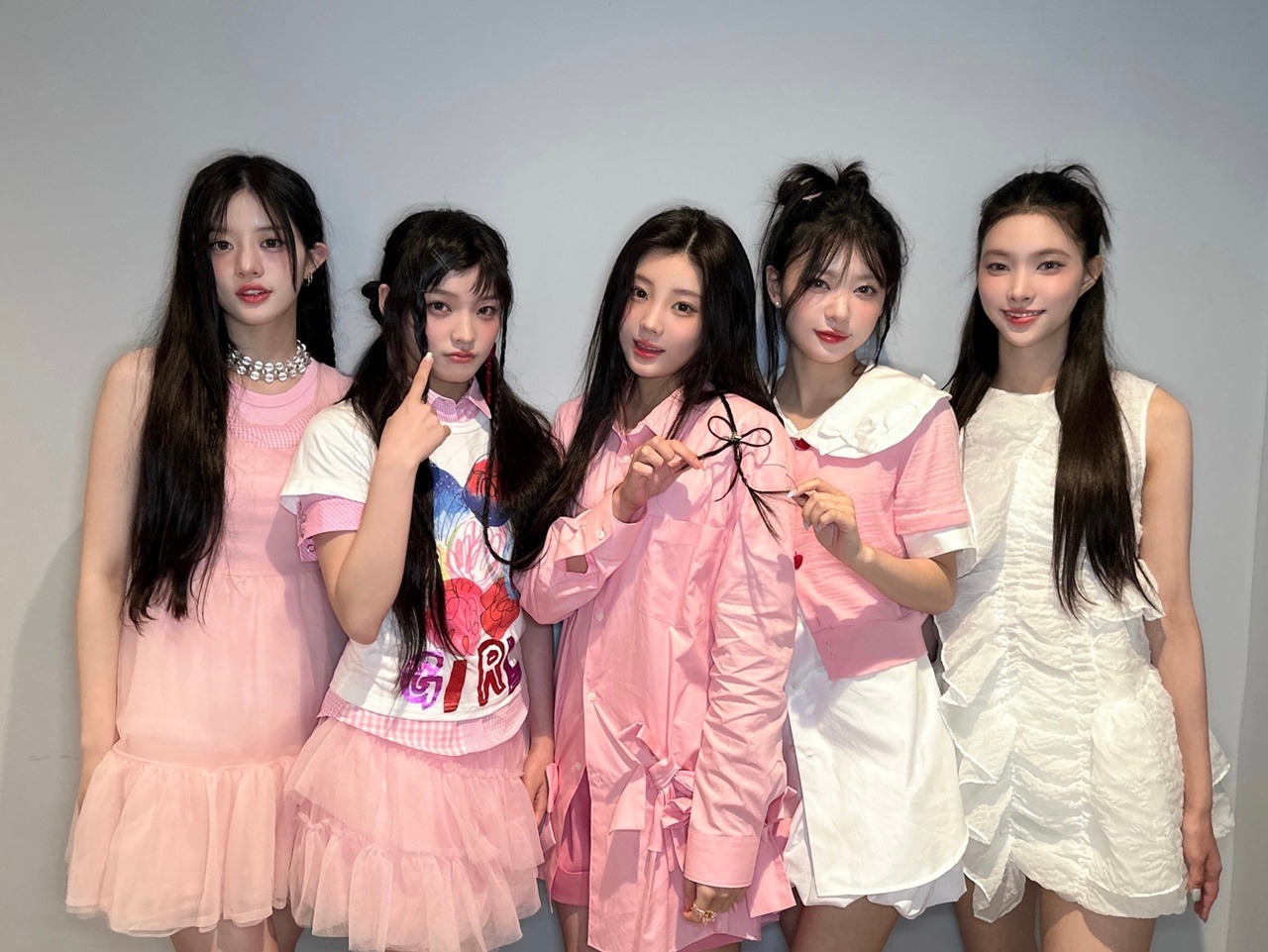 ILLIT所屬經紀公司Belift Lab正式聲明回擊NewJeans方聲稱Hanni遭ILLIT無視的指控。（翻攝ILLIT X)