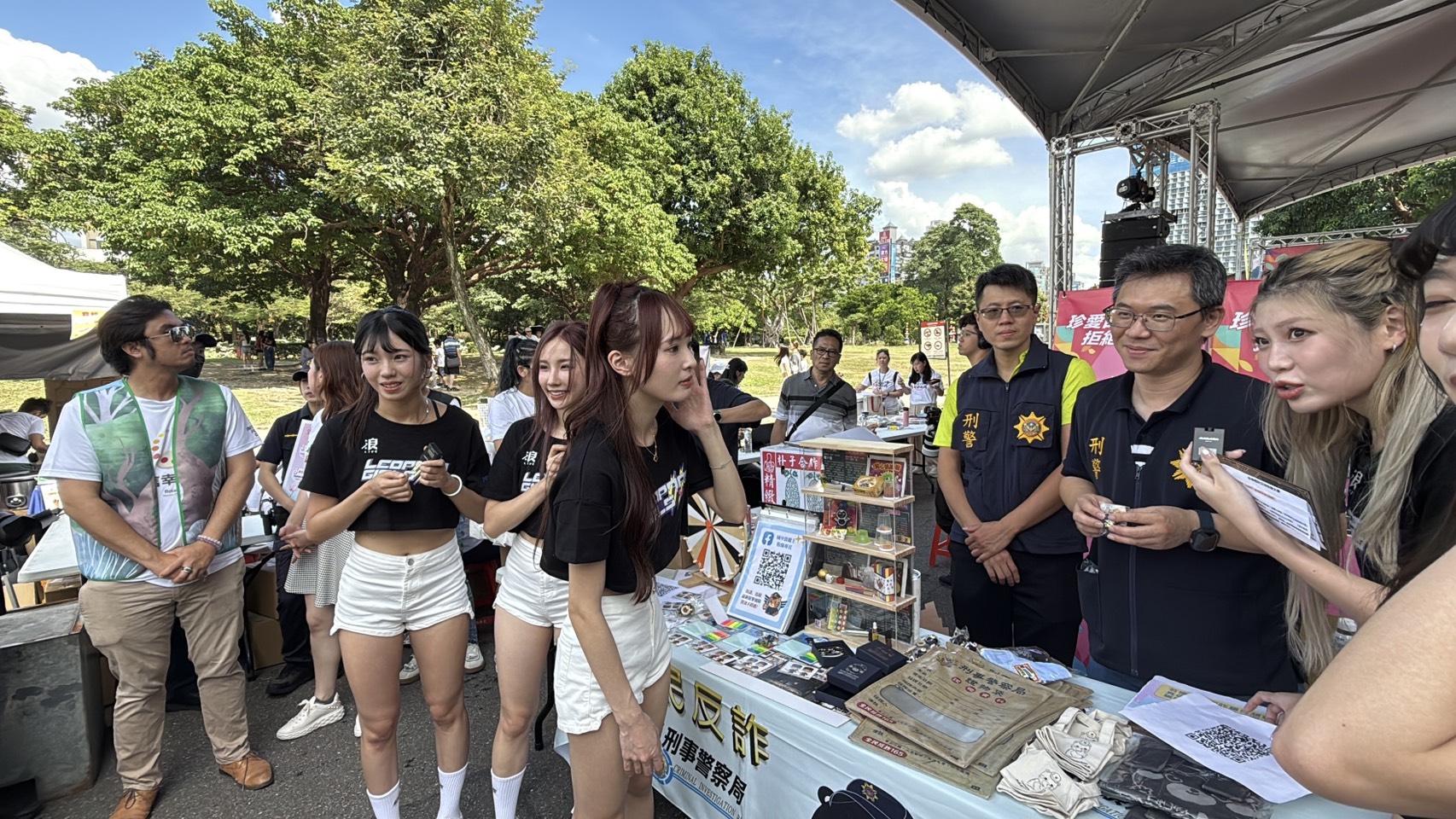 電豹女孩熱舞開場，為反毒識詐街舞大賽發聲。（刑事局提供）