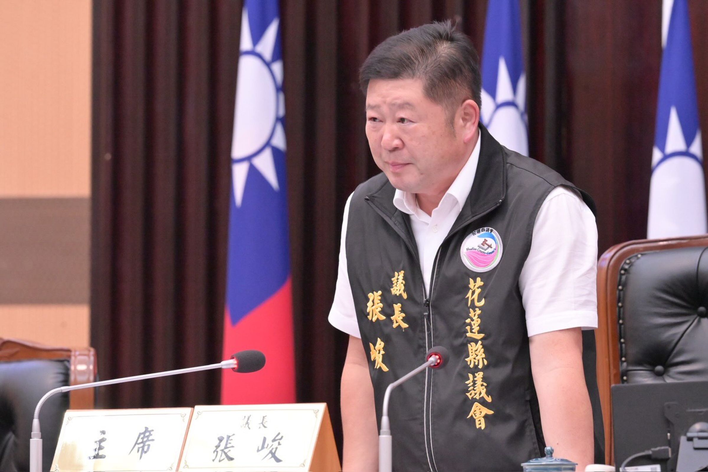 張峻擔任兩屆花蓮議長。翻攝張峻threads