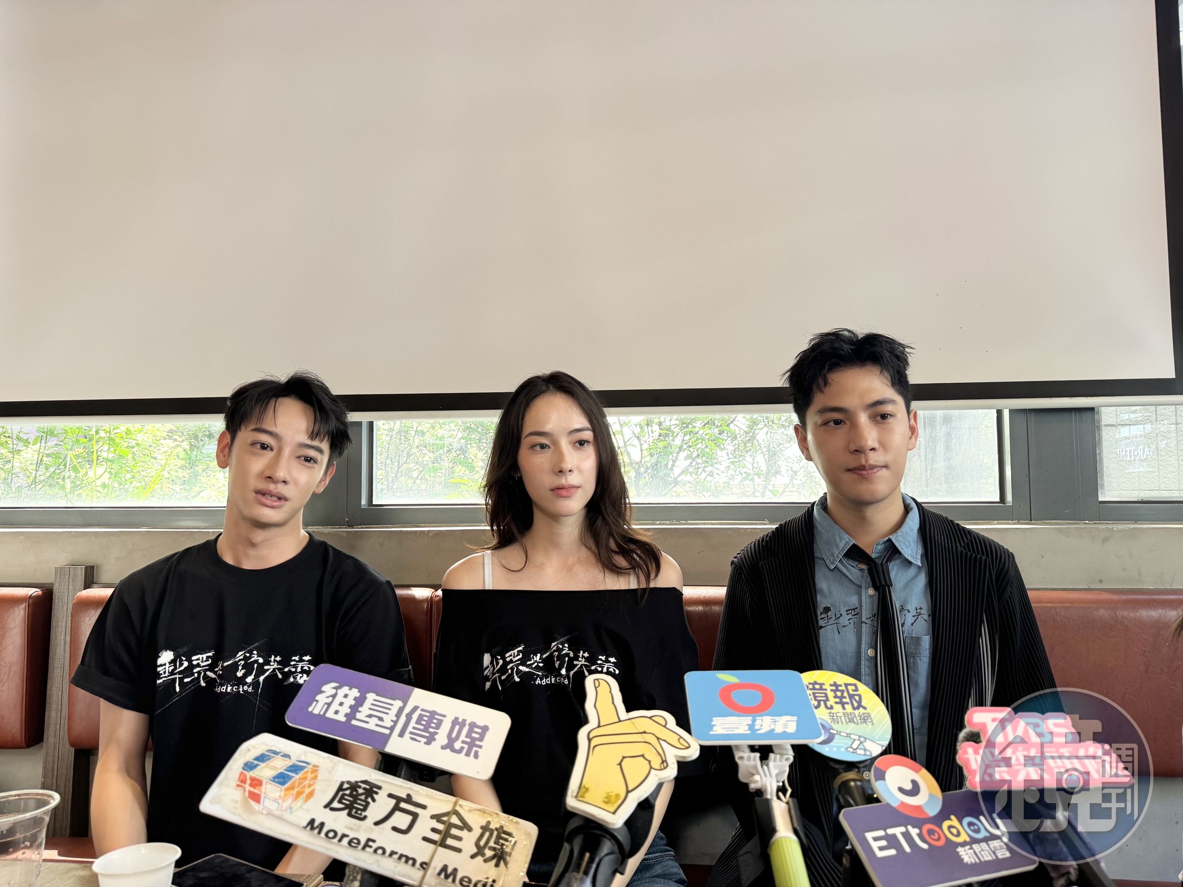 林子閎、林奕嵐與劉修甫今為影集《郵票與舒芙蕾》造勢。葉婉如攝