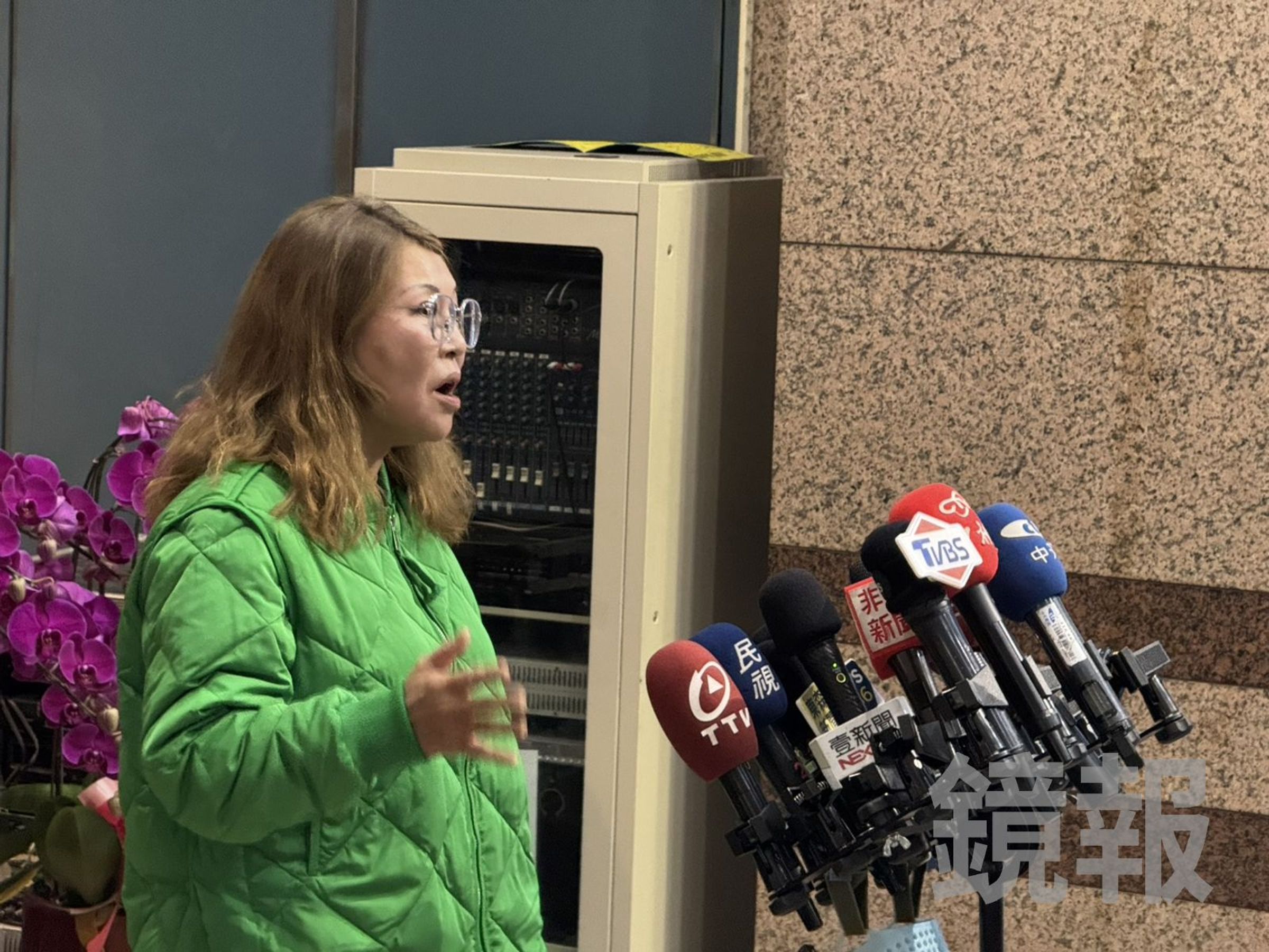 何鷹鷺今日宣布退出國民黨，「這個國民黨我不想玩了！」（鏡報）