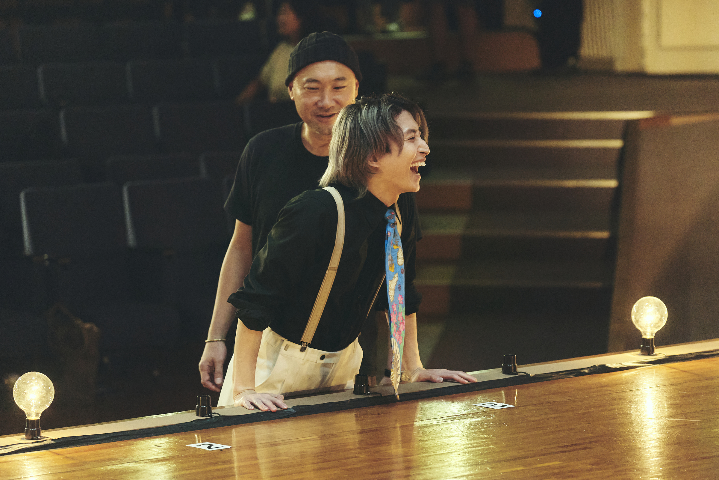 佐久間大介（前）在《完美配對謀殺案》《午夜之花》後三度與內田英治導演合作，在《舞林殺手》挑大樑飾演殺手戴亞。（天馬行空提供）