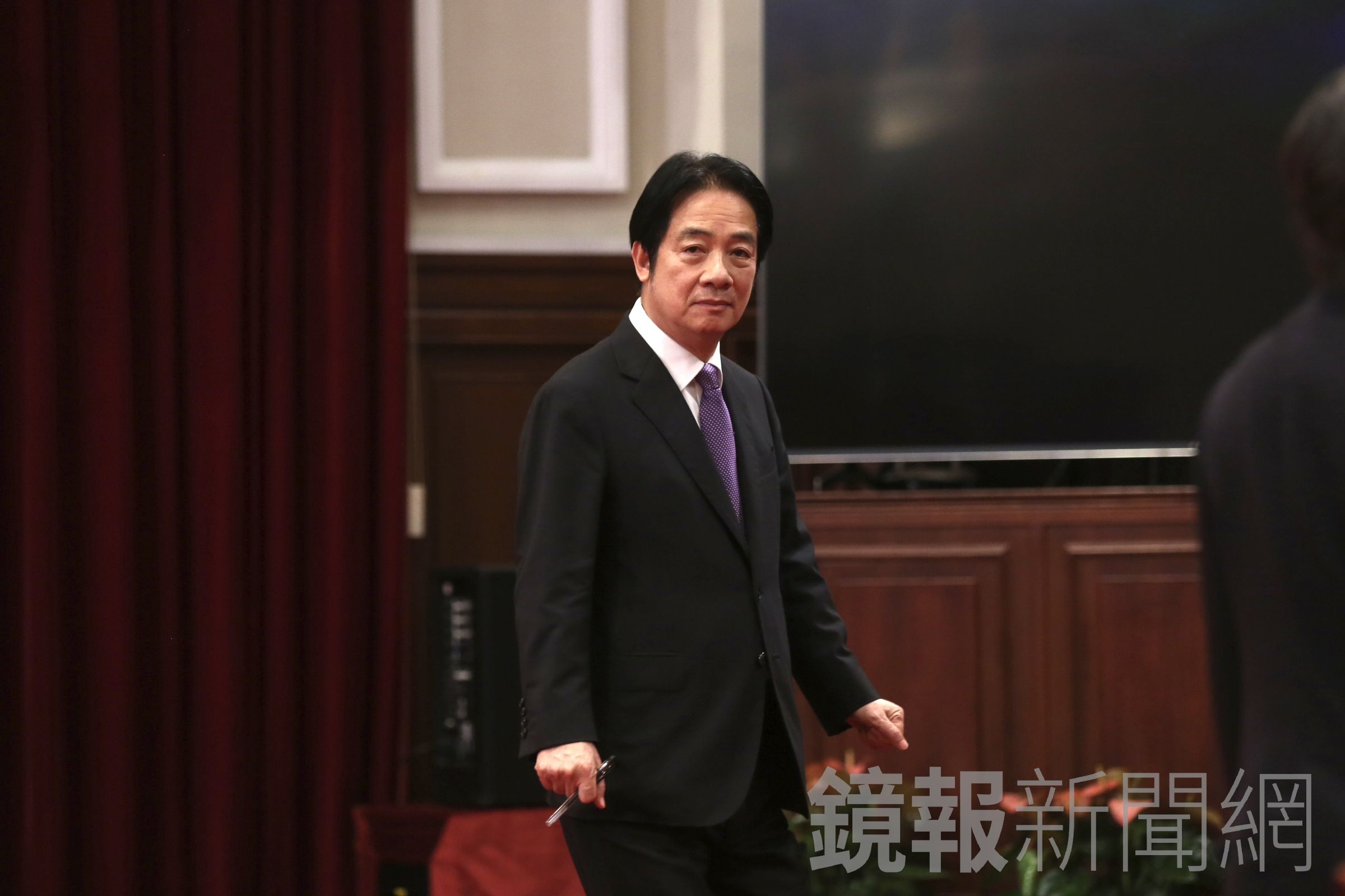 賴清德23日晚間在總統府發表談話並回應記者提問。(鏡報董孟航)