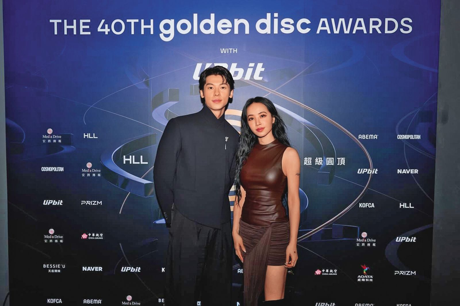 蔡依林（右）跟許光漢（左）在今年初的金唱片頒獎典禮合照。（翻攝自許光漢IG）