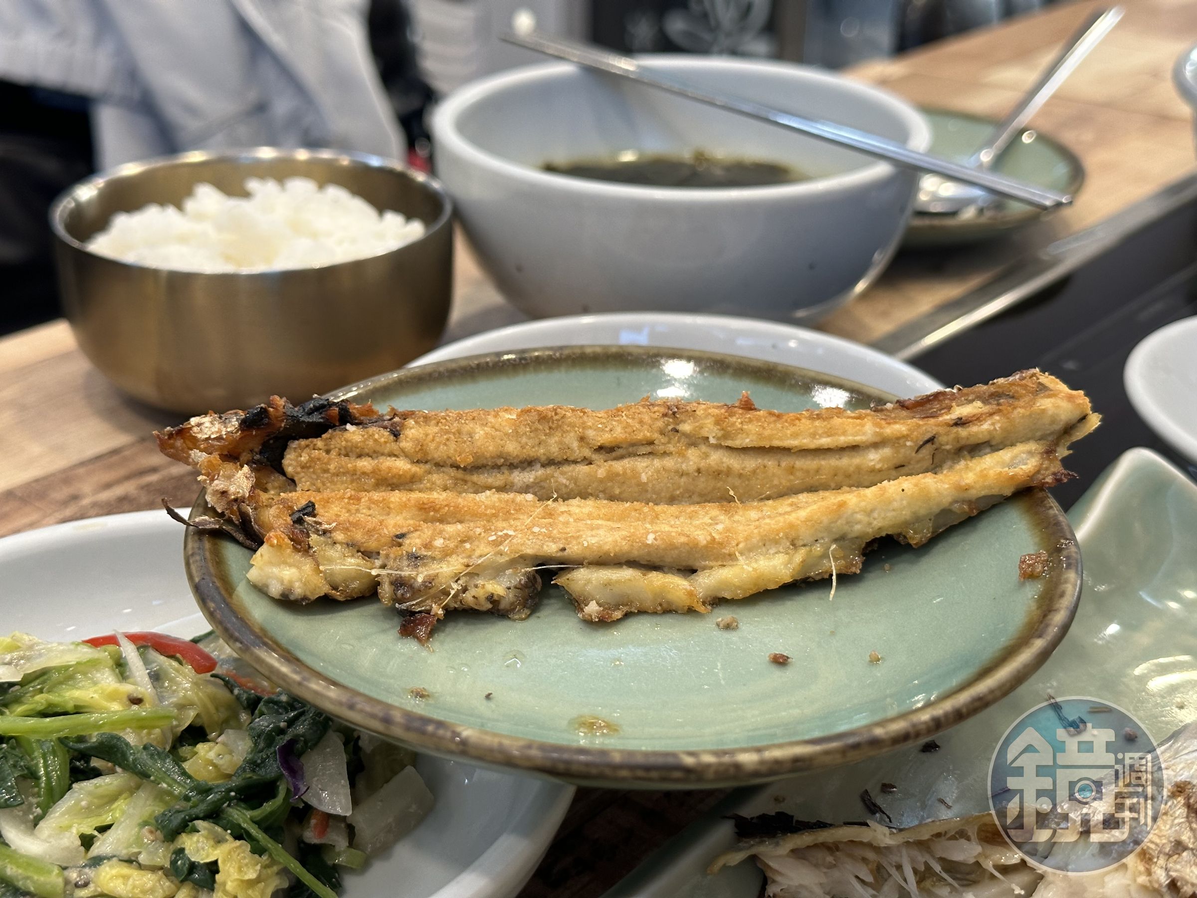 回烤後更金黃迷人的魚卵,香濃不腥。