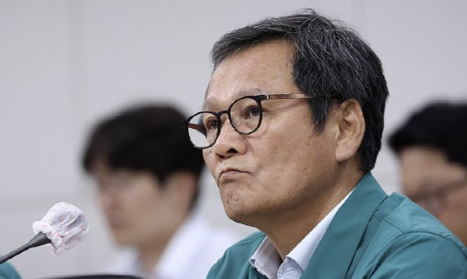 市長金洪奎卻被爆料並非全力抗旱，反而疑似指示公務員在社群留言、美化市府形象。（翻攝自edaily.co.kr）