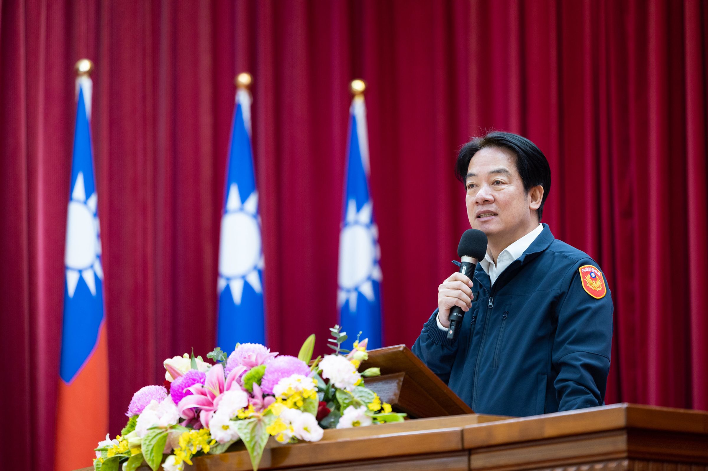 賴清德日前出席警政署署務會報,一番期勉警察同仁加油的言論竟被要求道歉。(總統府提供)
