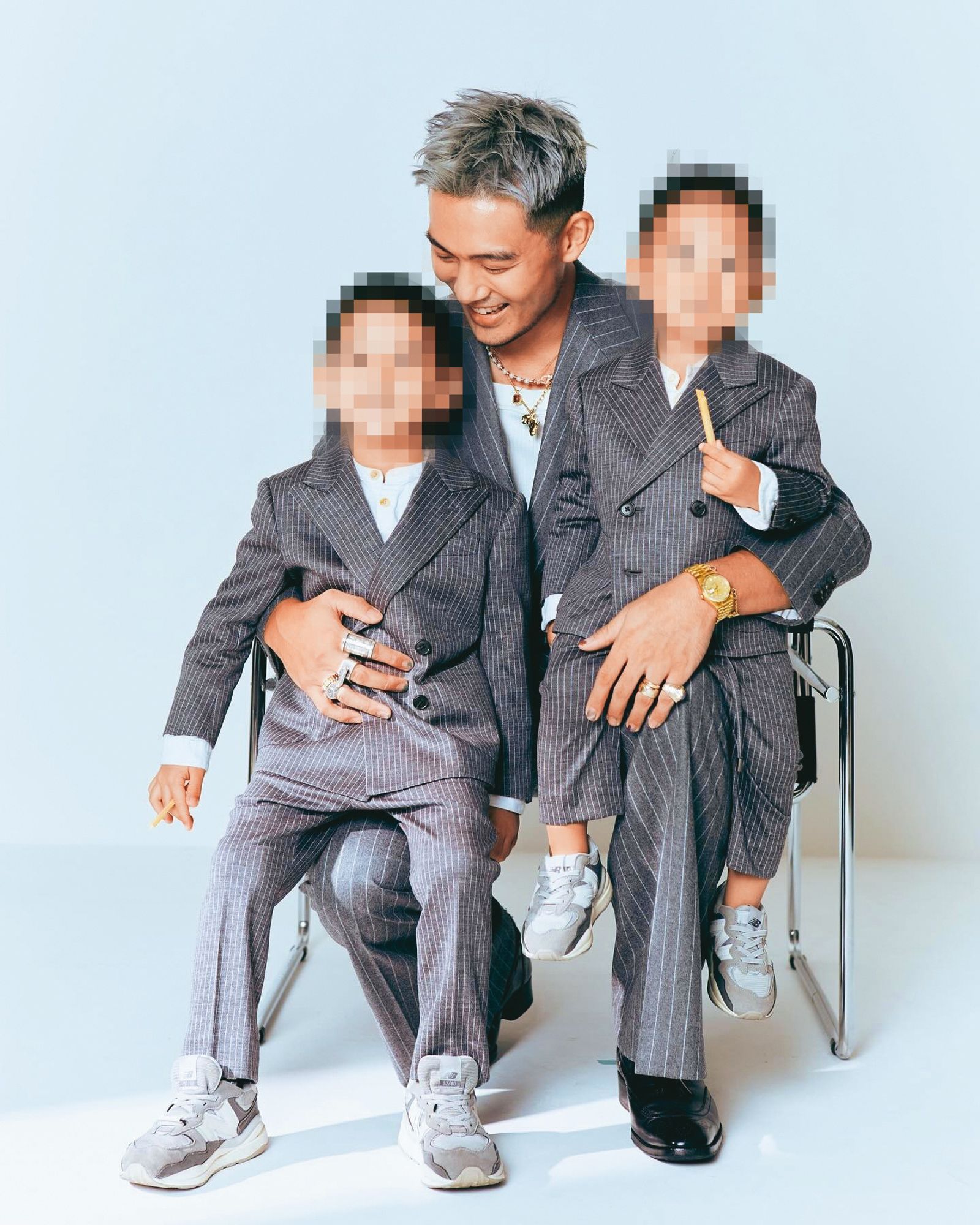 凱文最新的貼文是與兒子合照，最小的女兒也才剛出生，但畫面中老婆已經缺席了。（翻攝自凱文IG）