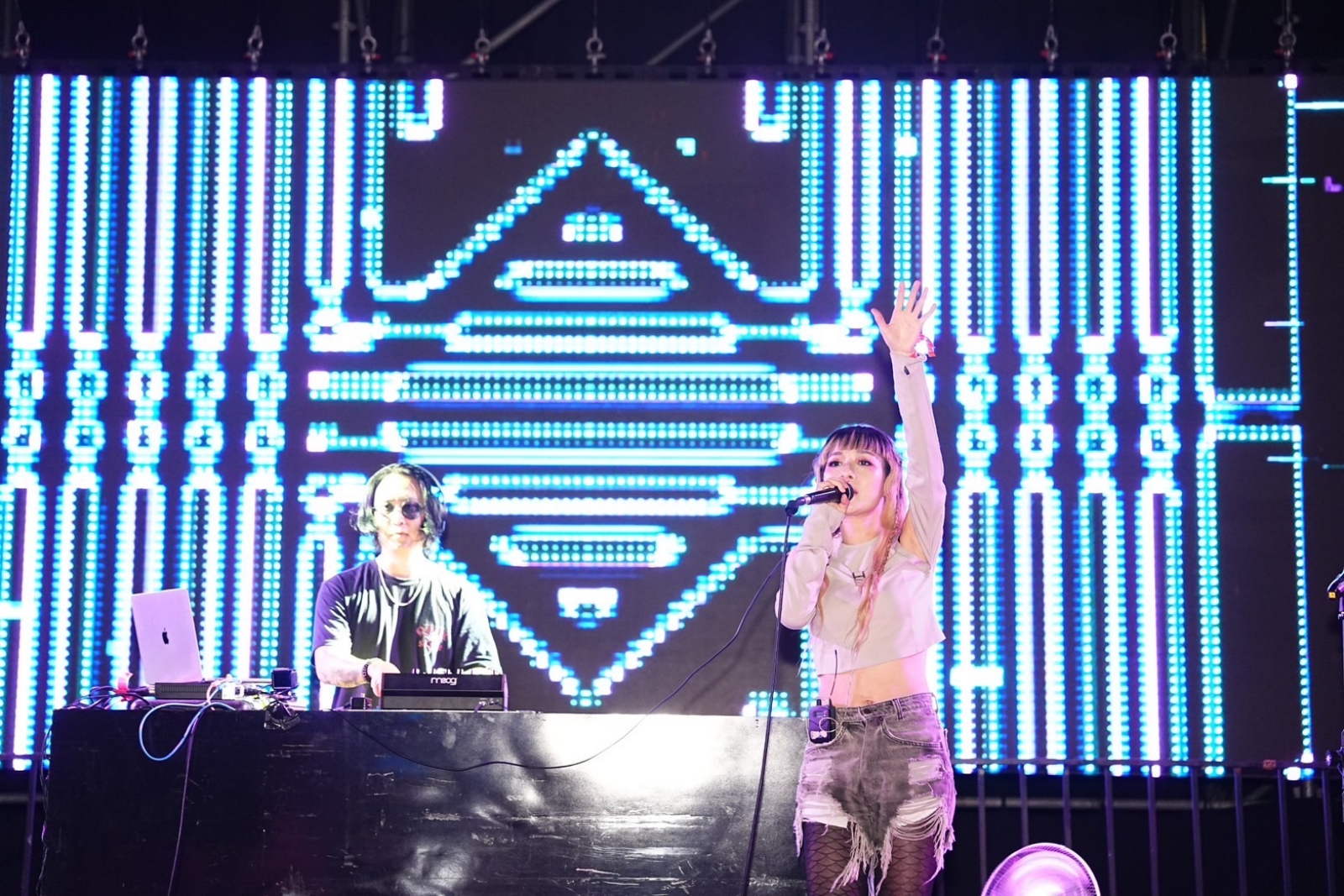 台灣電音團體原子邦尼站上首度登上ultra演出。(Blowin' in the Wind大風吹提供)