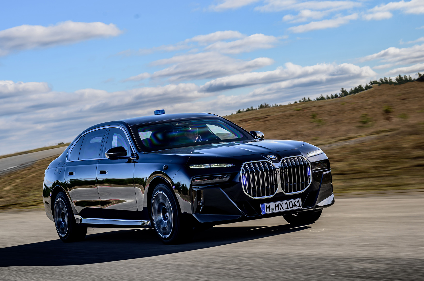 【新總統座駕】520即將登場！BMW 760i xDrive M Sport Protection防彈VIP房車全方面守護國家領導人