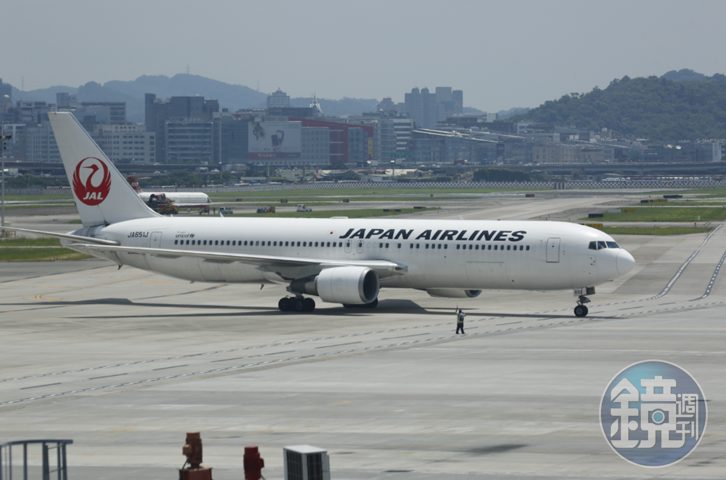 日本航空JAL516班機2日降落羽田機場與海上保安廳的定翼機相撞，瞬間爆炸起火。圖片為日本航空飛機示意圖，與本新聞事件無關。（本刊資料照）